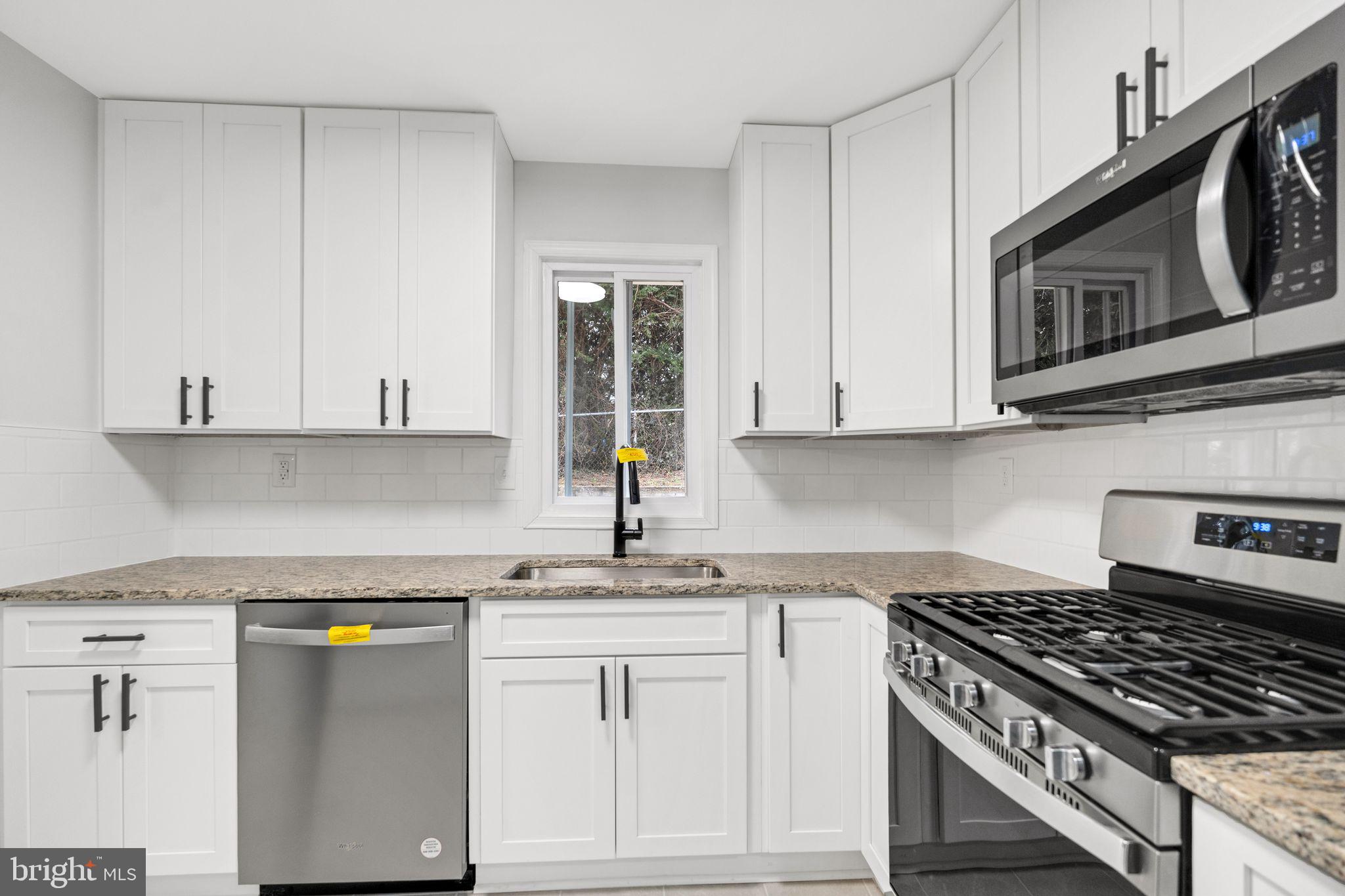 KINSLOUCH FARMS - Residential