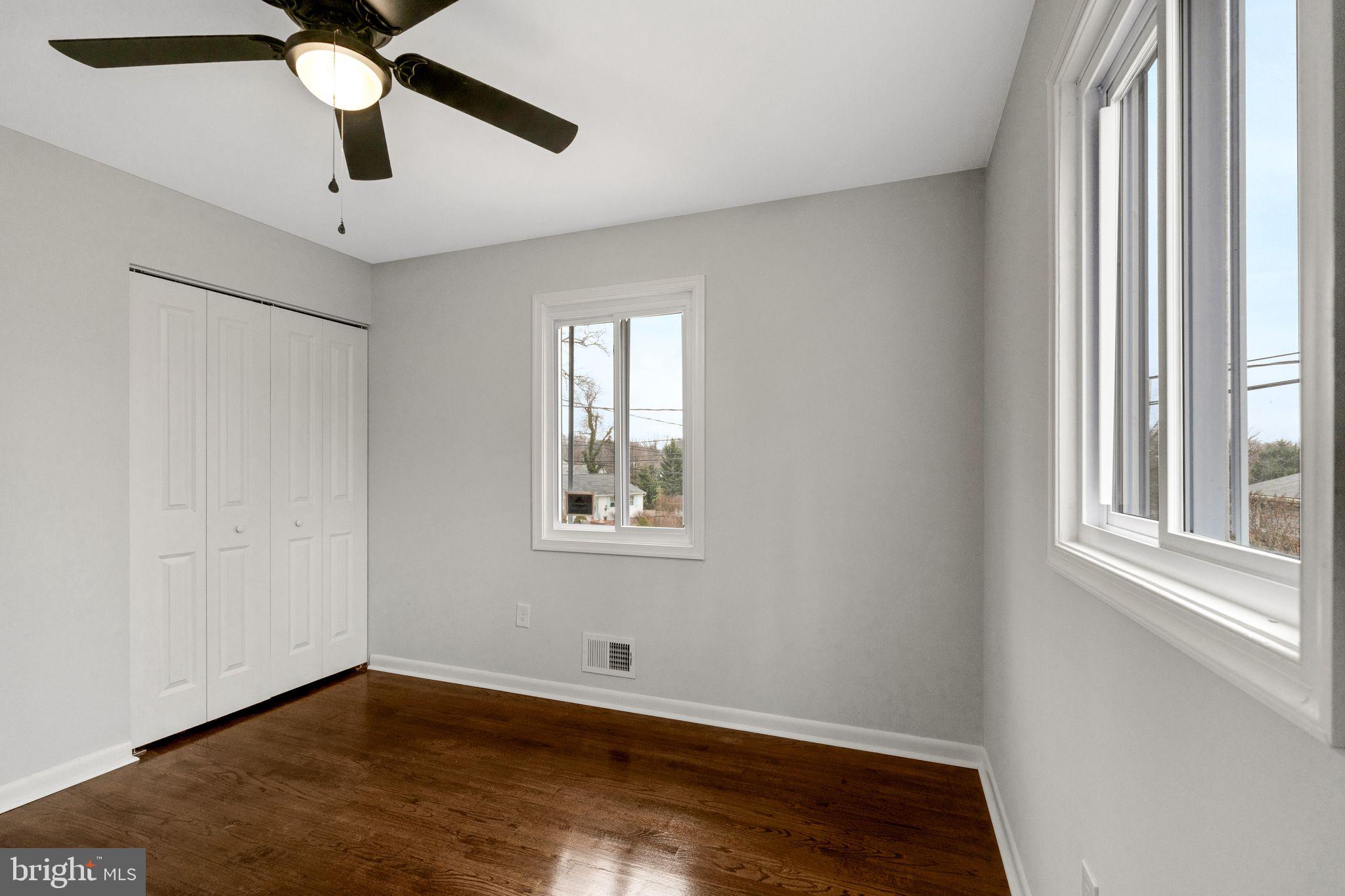 KINSLOUCH FARMS - Residential