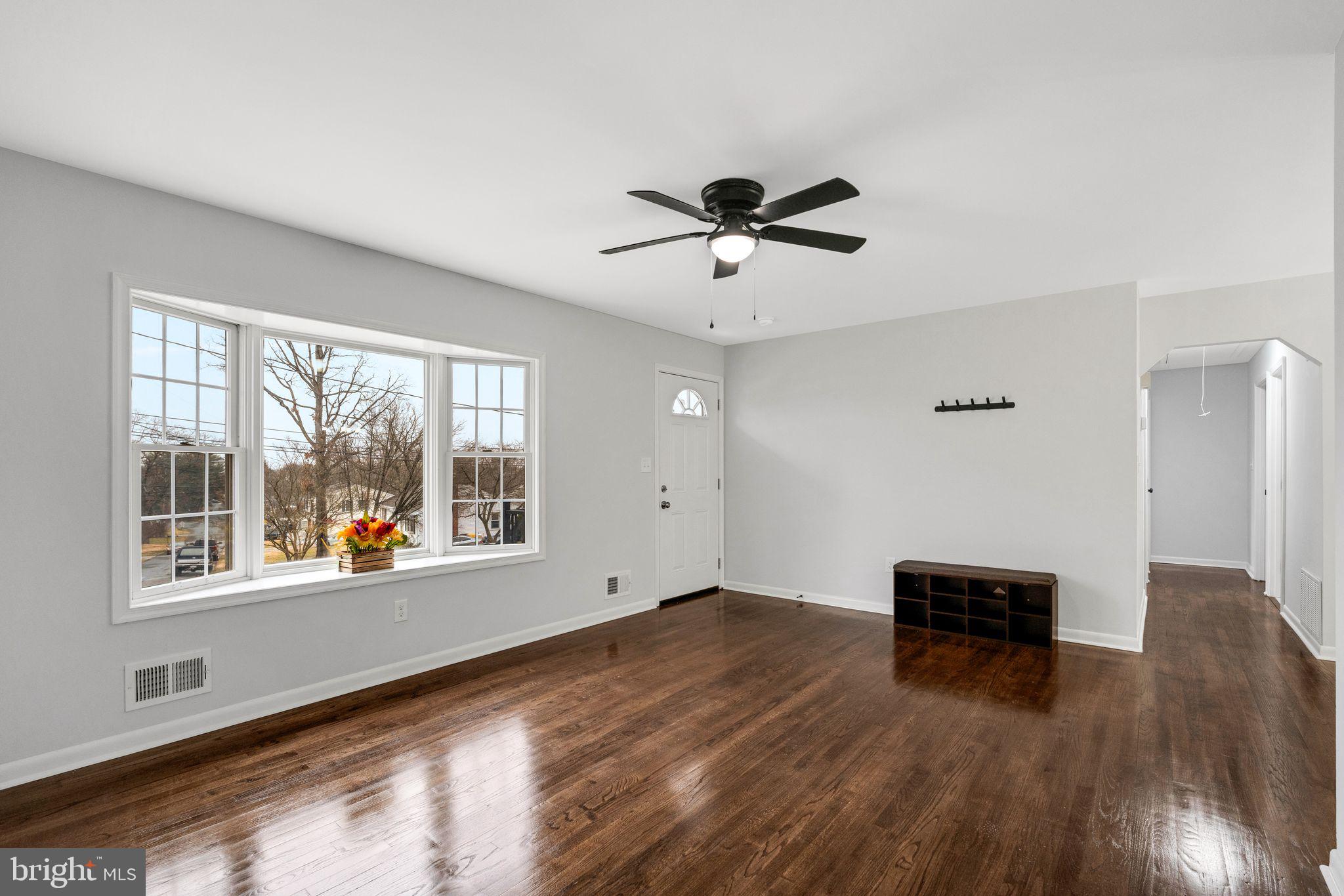 KINSLOUCH FARMS - Residential