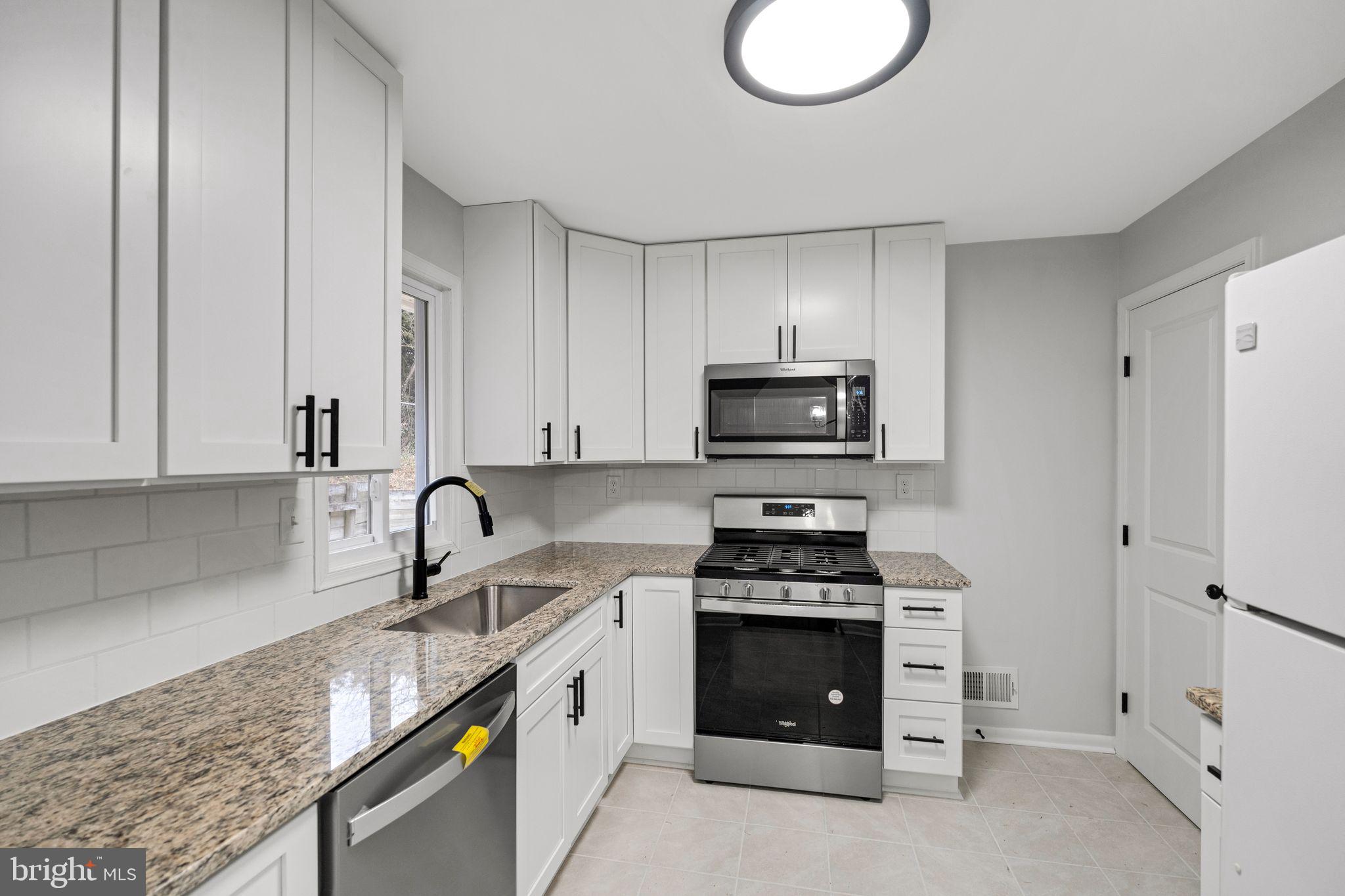 KINSLOUCH FARMS - Residential