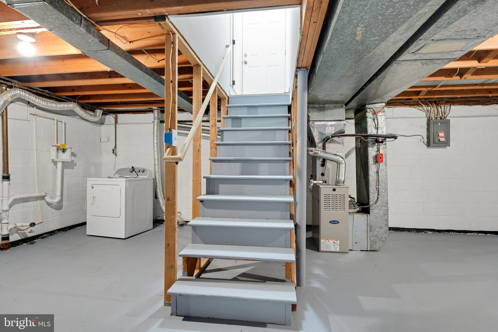 KINSLOUCH FARMS - Residential