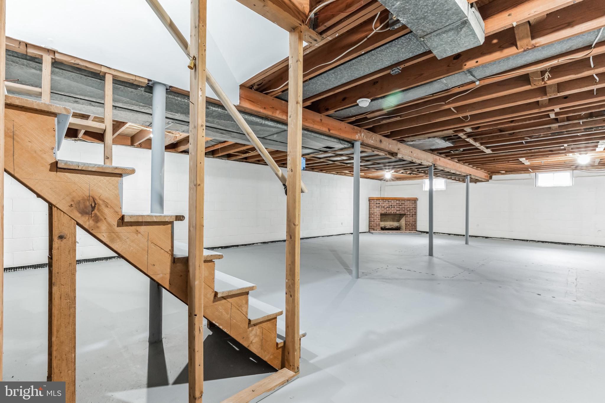 KINSLOUCH FARMS - Residential