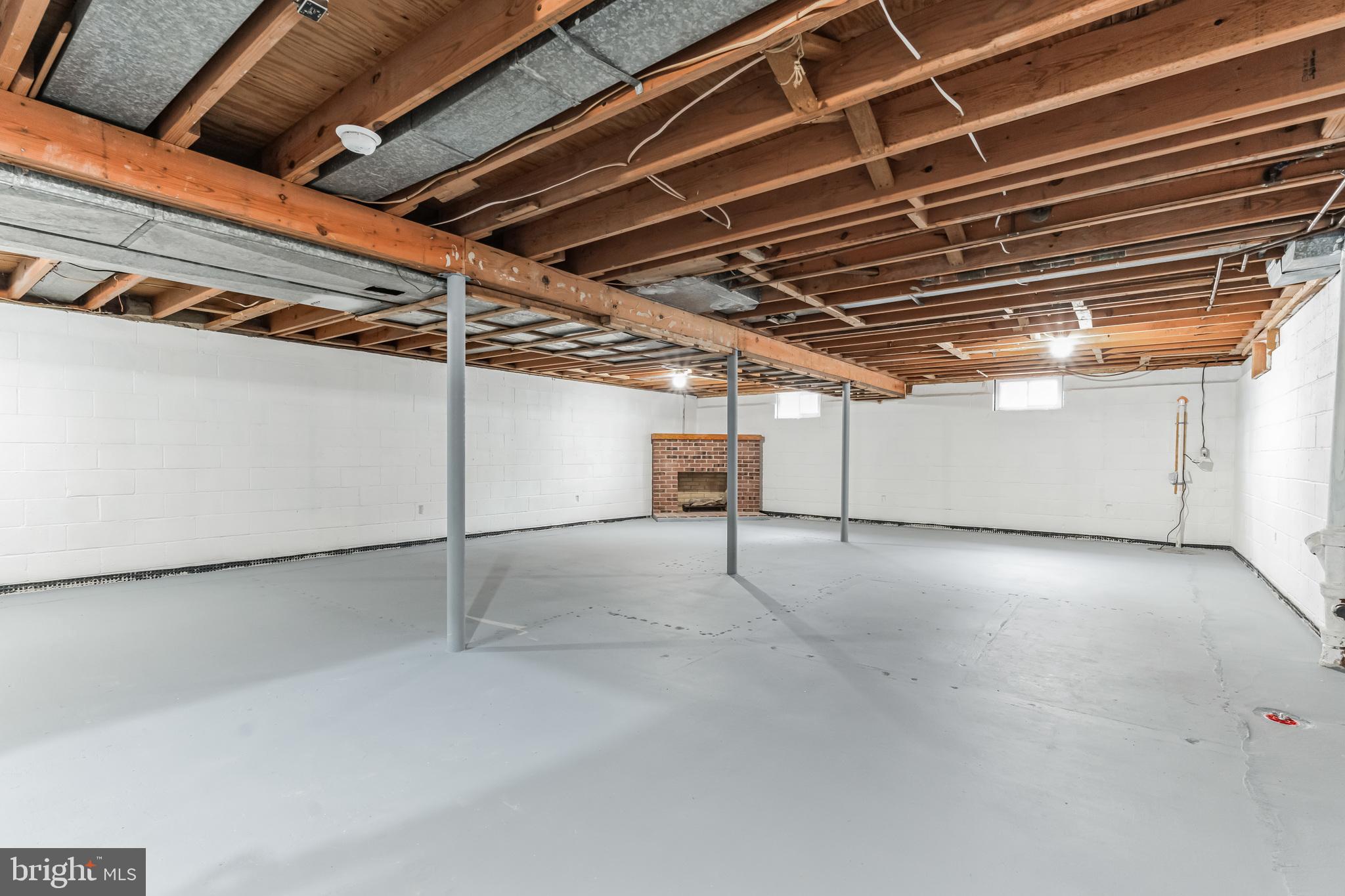 KINSLOUCH FARMS - Residential