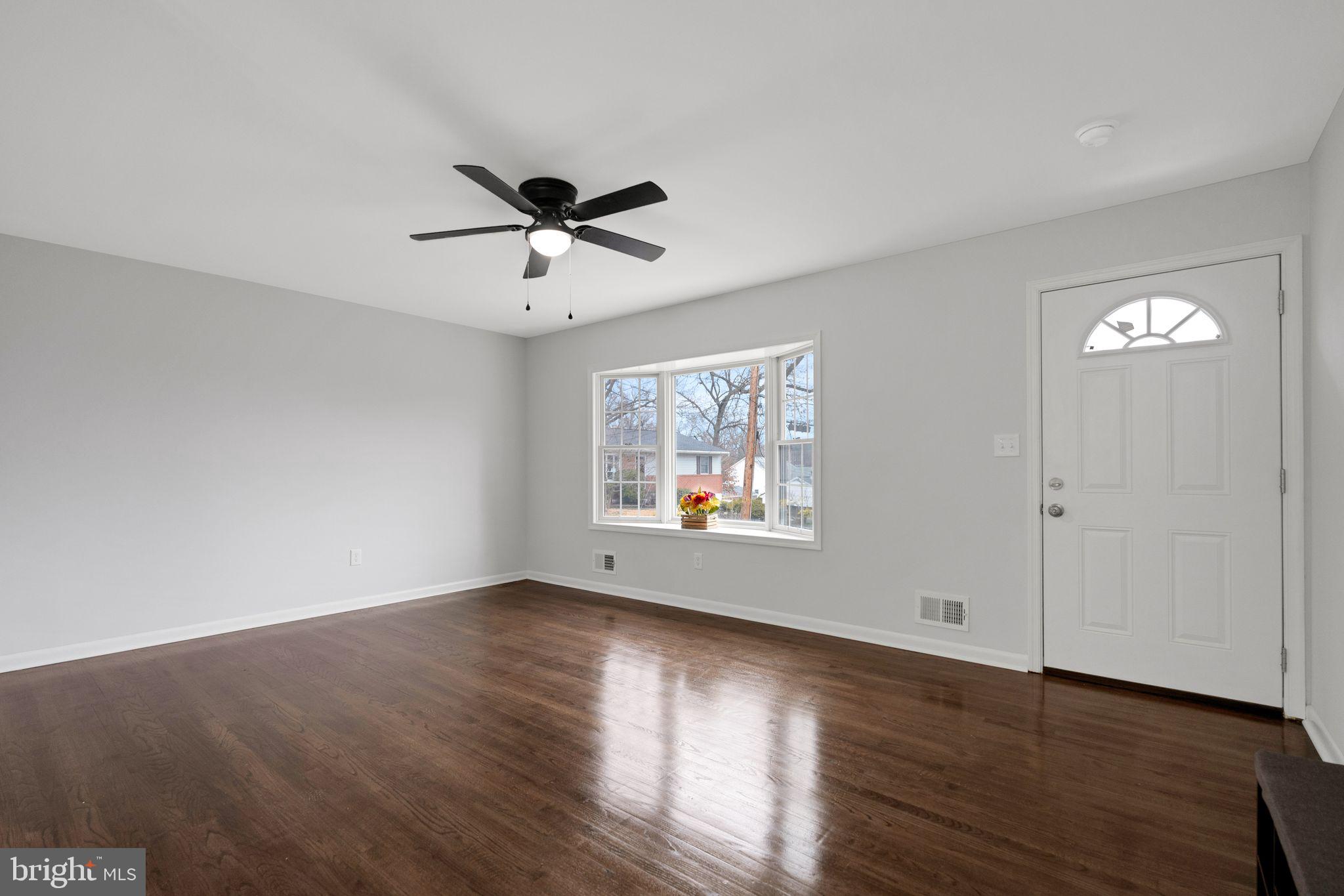 KINSLOUCH FARMS - Residential