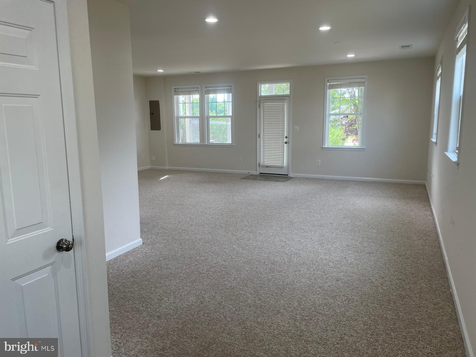 STONE RIDGE LAND BAY 3 - Residential Lease