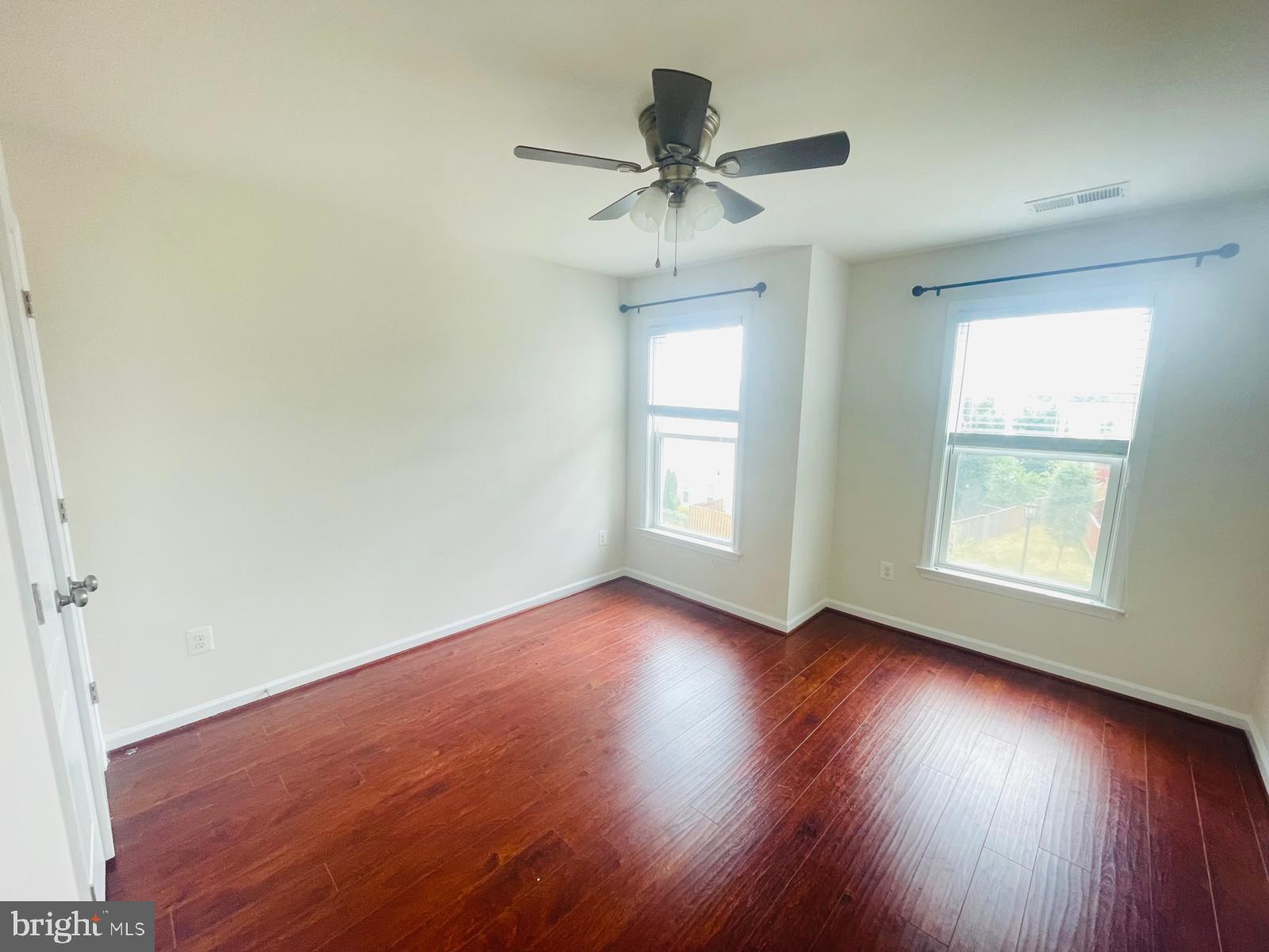 STONE RIDGE LAND BAY 3 - Residential Lease