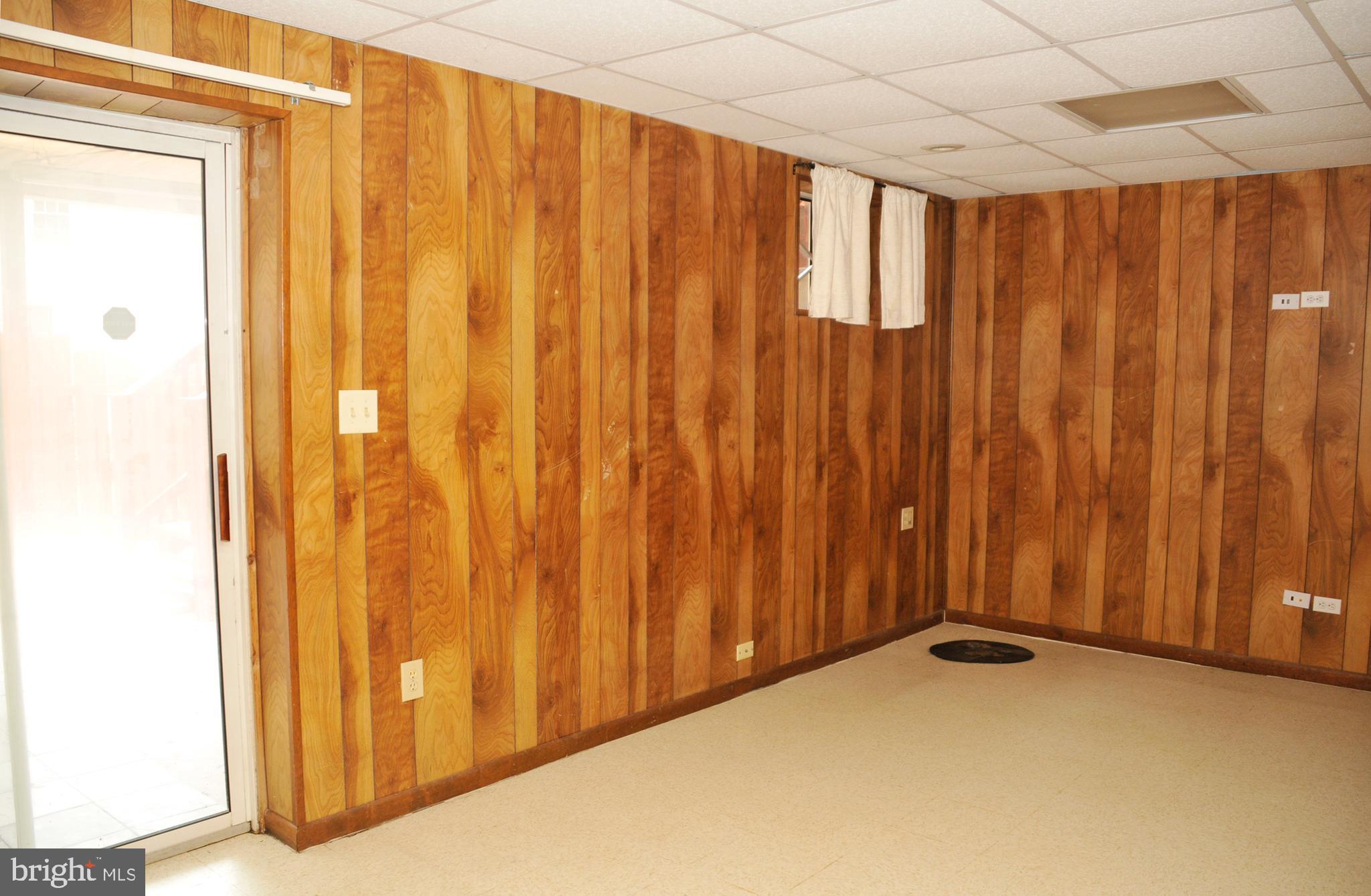 GREENCASTLE MANOR - Residential Lease