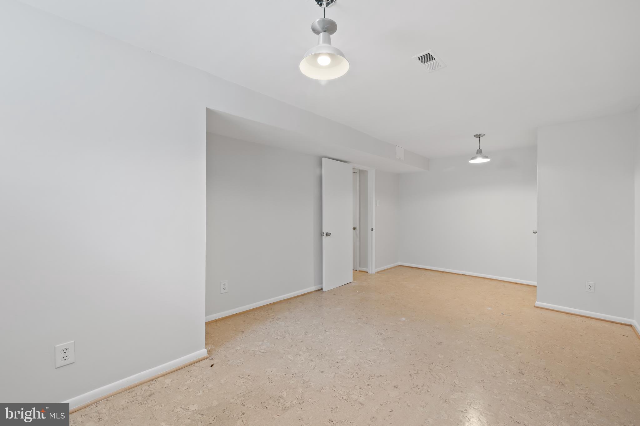 KENWOOD FOREST - Residential