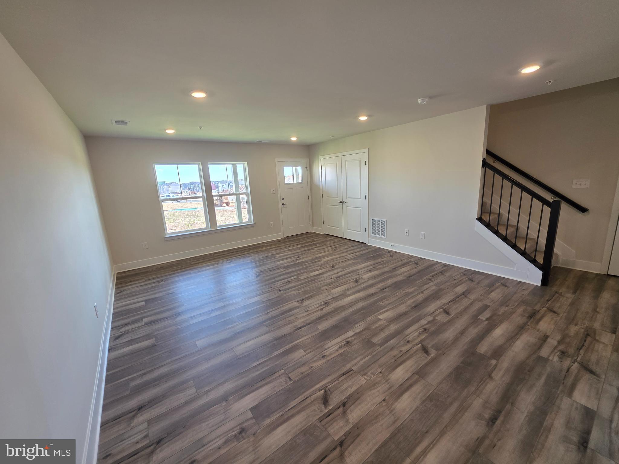 1354 CRESTED WOOD DR DRIVE