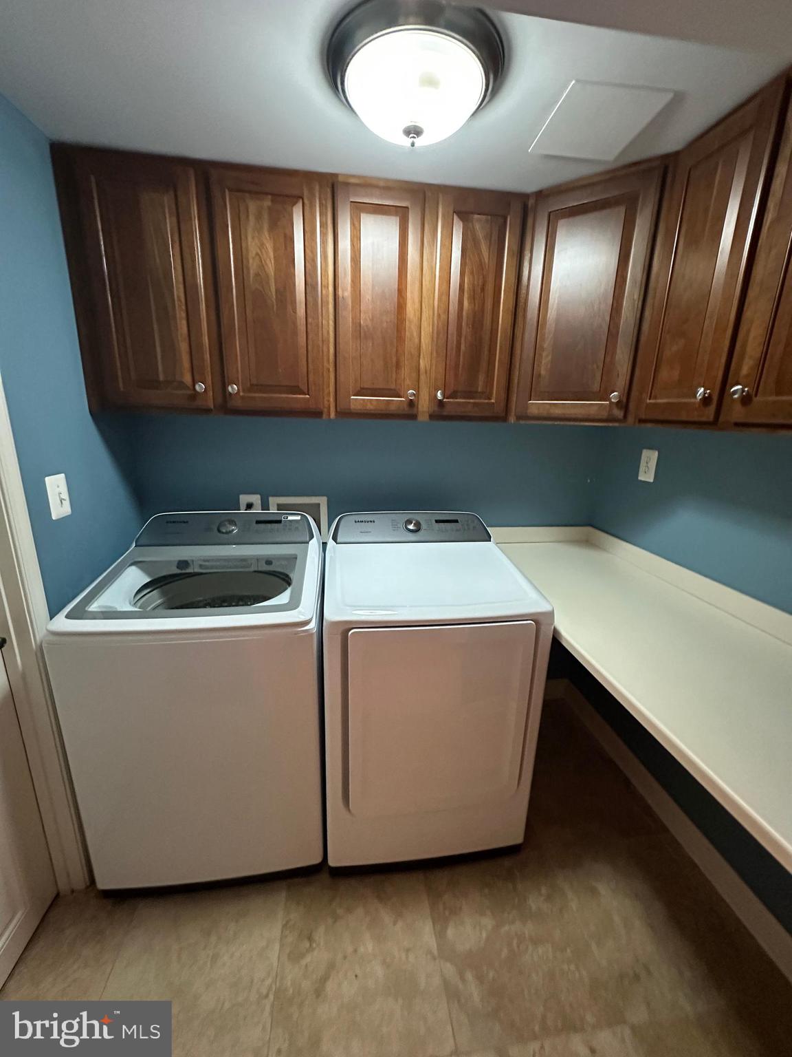 CHATEAU RIDGE - Residential