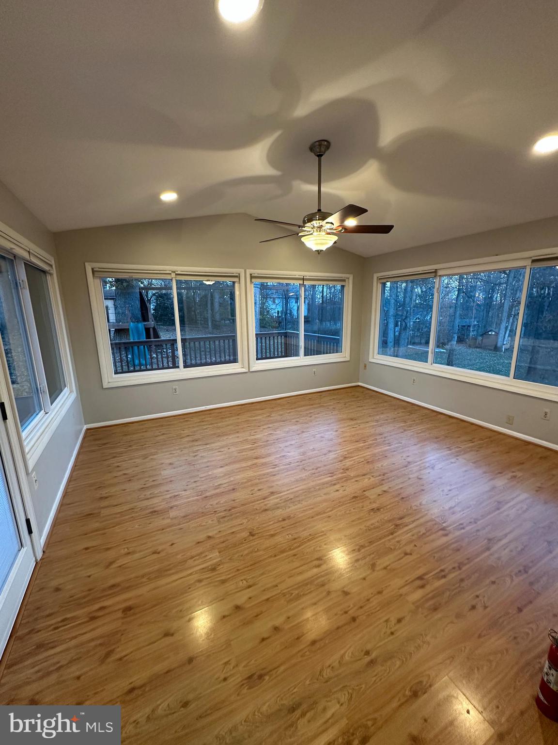 CHATEAU RIDGE - Residential