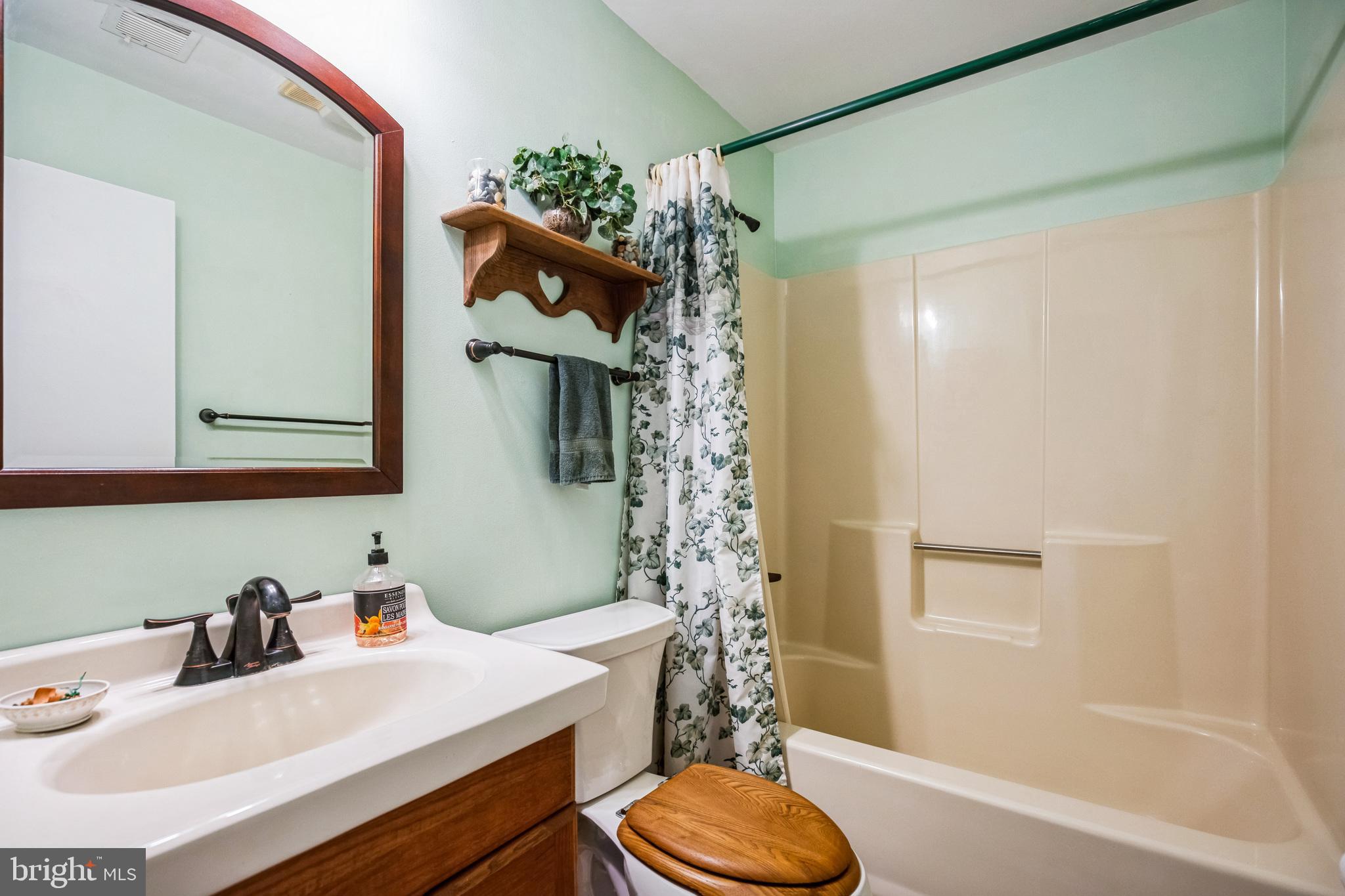 LAUREL BRANCH - Residential