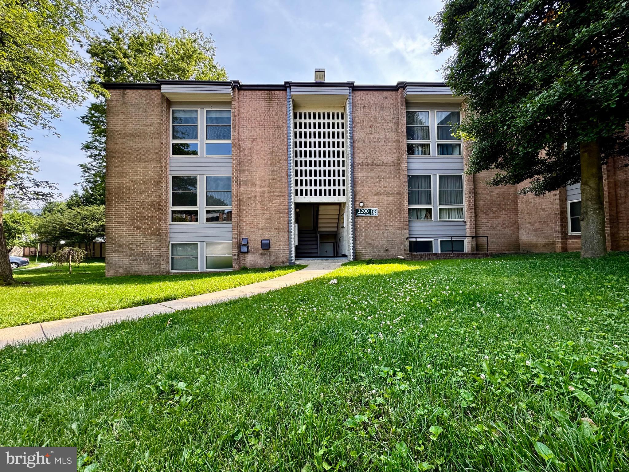 2200 GREENERY LANE 201-