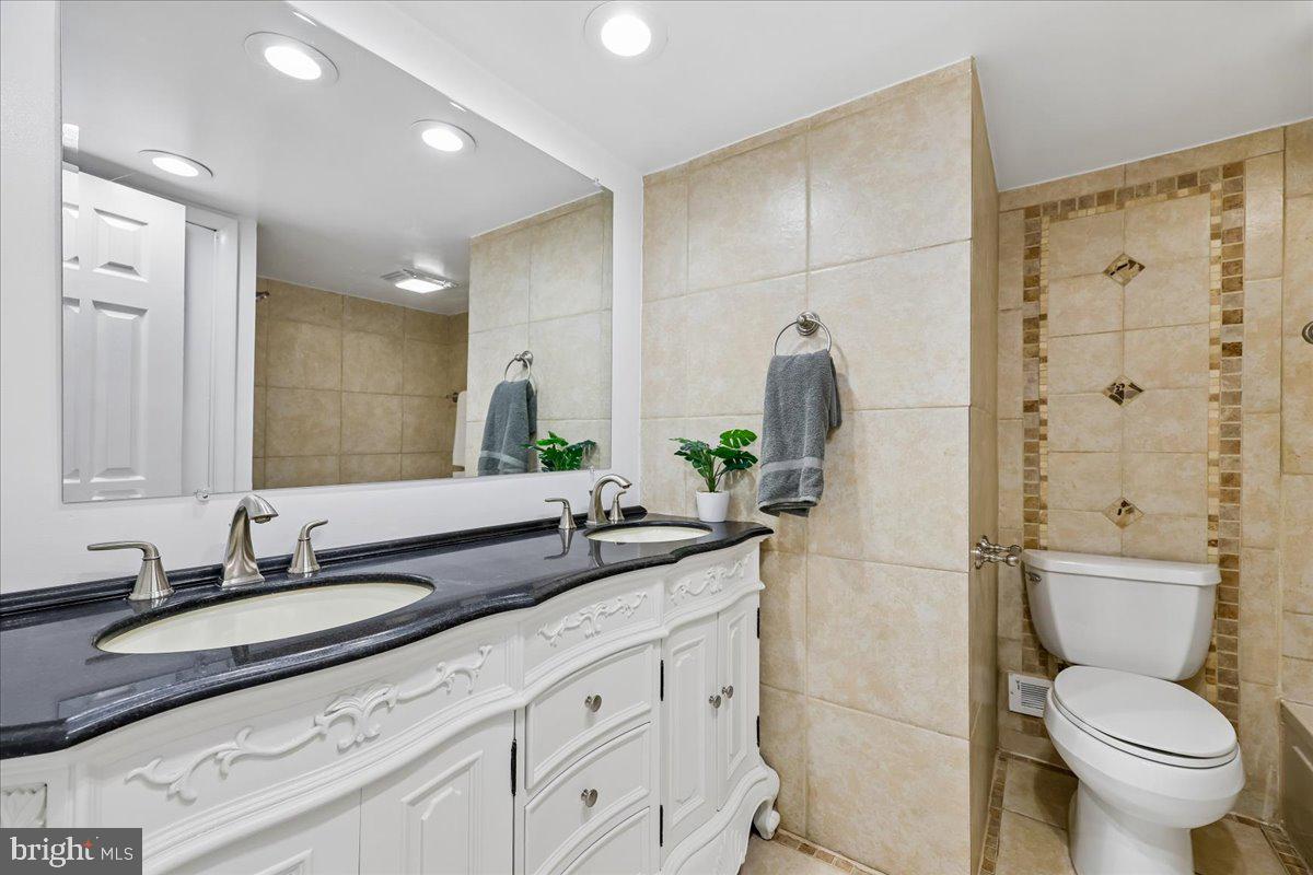 KEMP MILL ESTATES - Residential