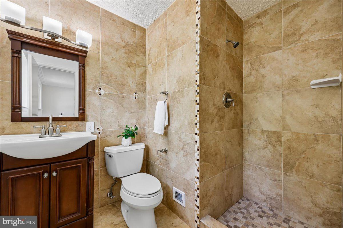KEMP MILL ESTATES - Residential