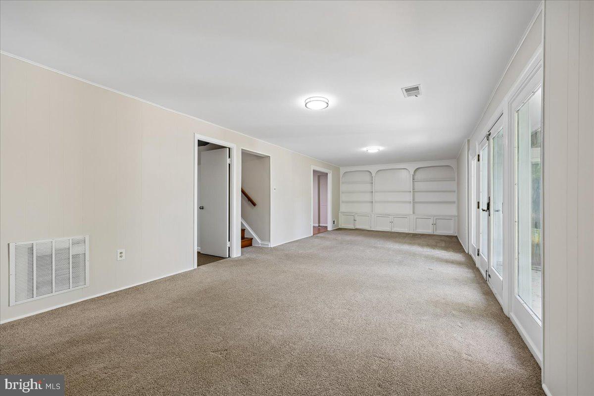 KEMP MILL ESTATES - Residential