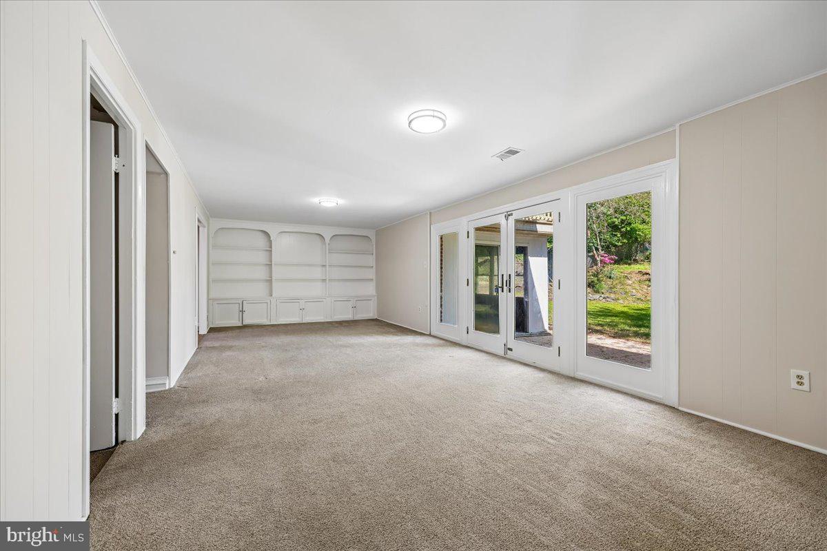 KEMP MILL ESTATES - Residential