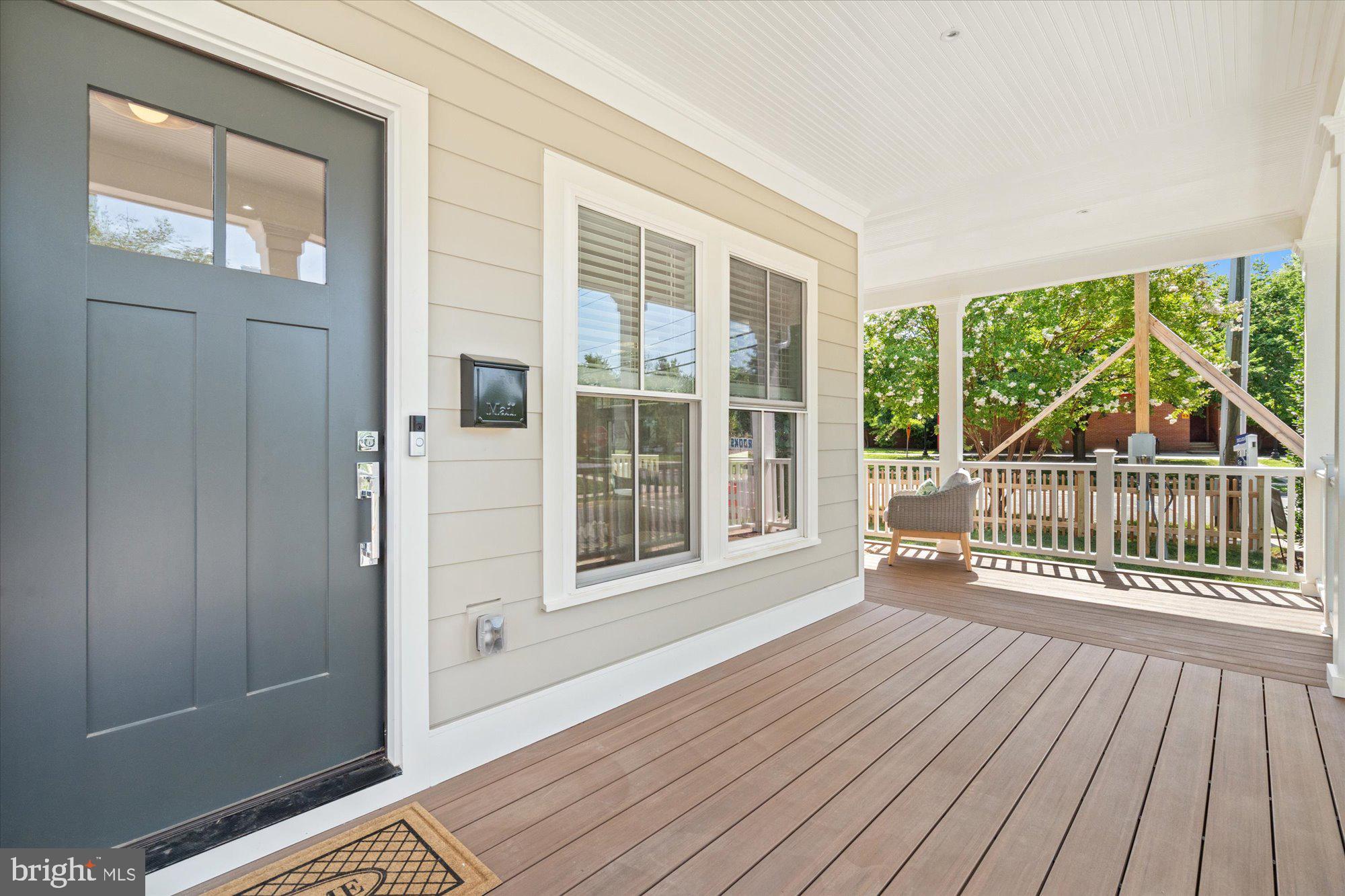 28 W CHAPMAN STREET