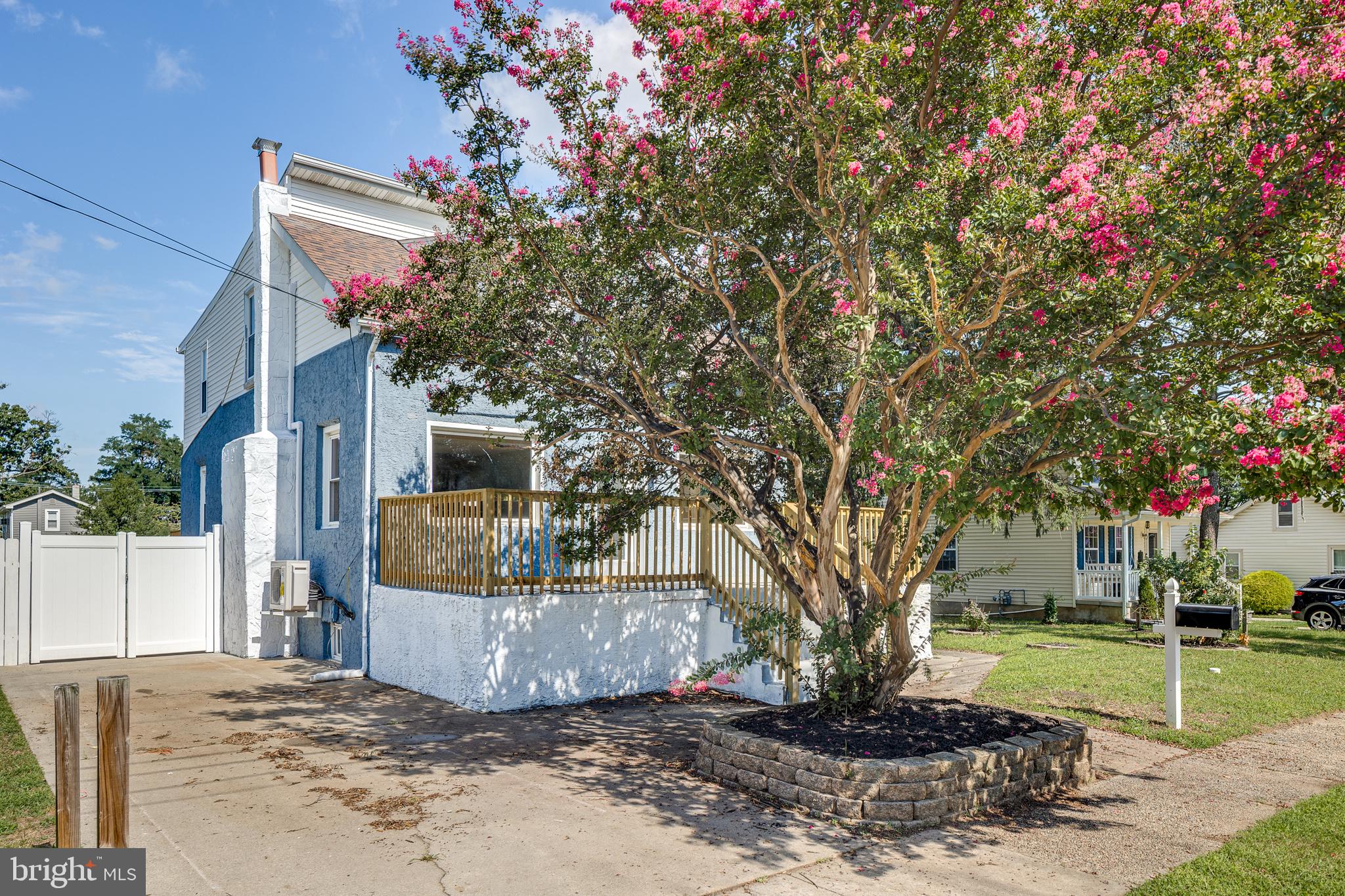 8435 EDEN LANE