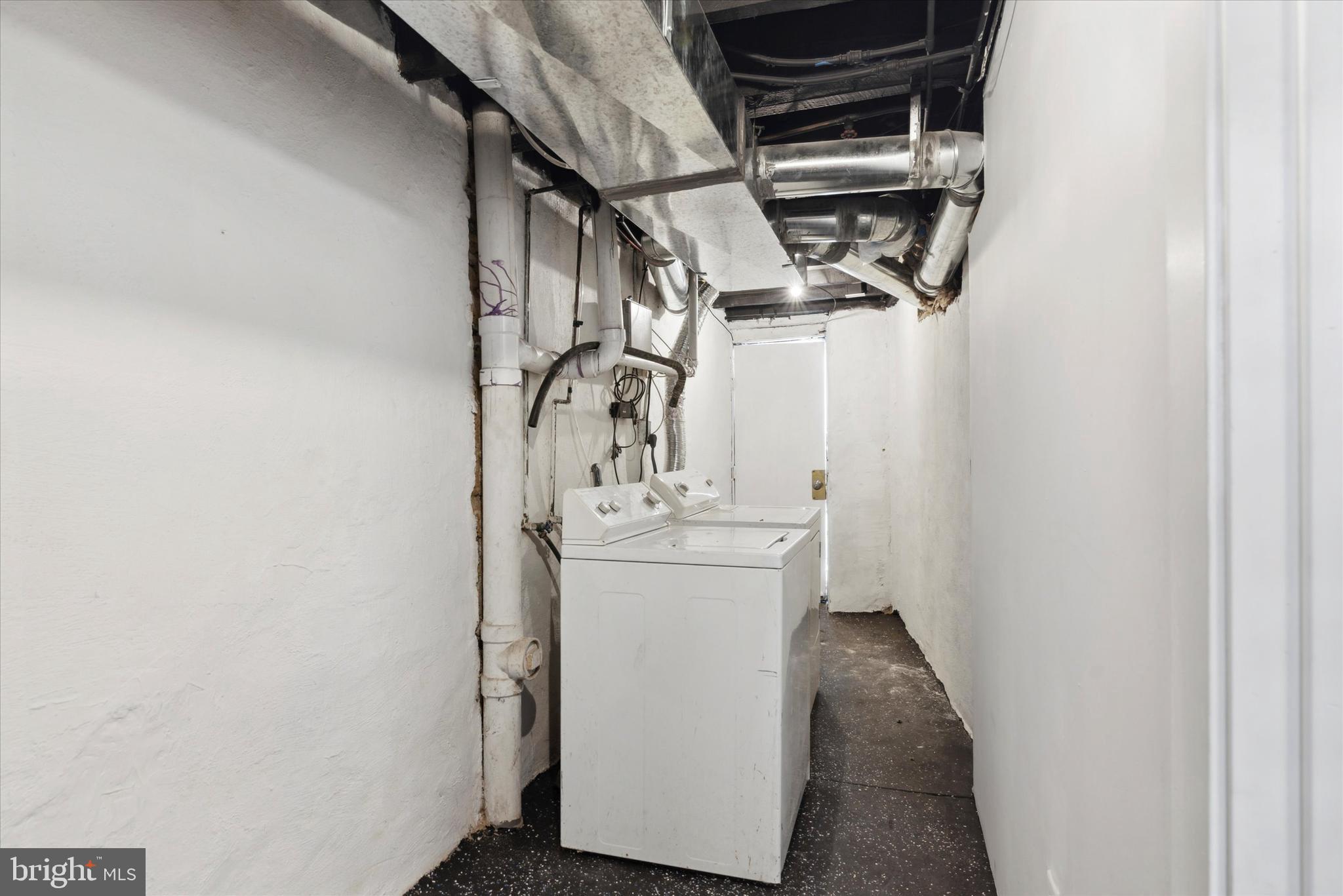 OAK LANE - Residential Lease