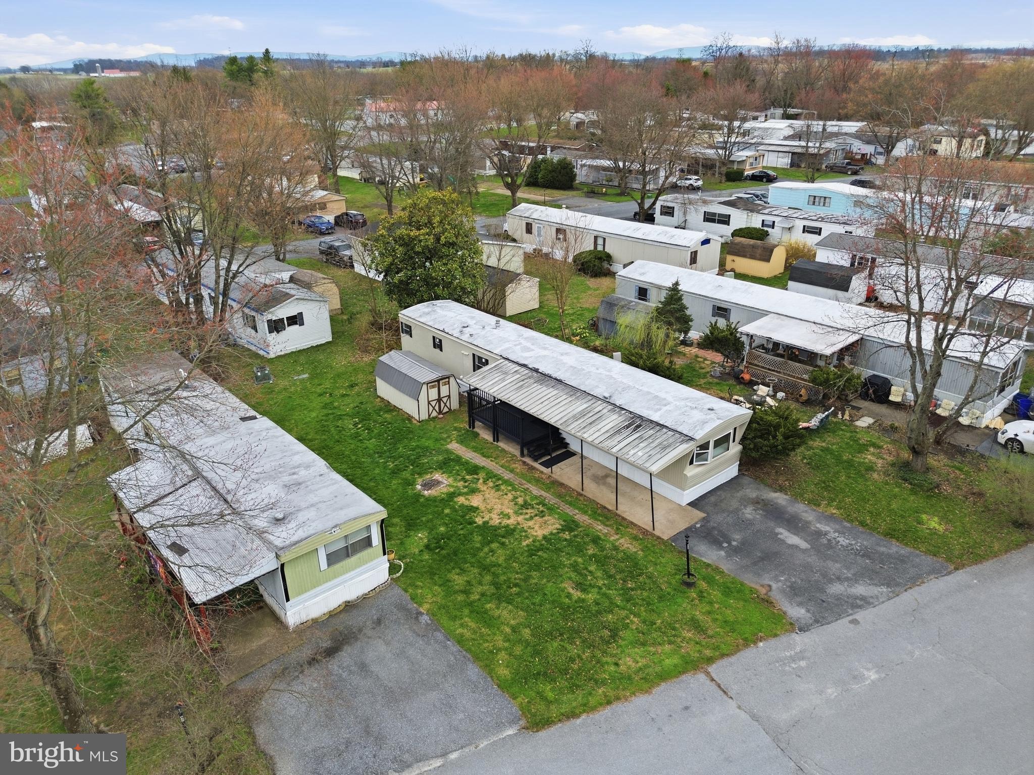 COUNTRY MANOR WEST - Residential