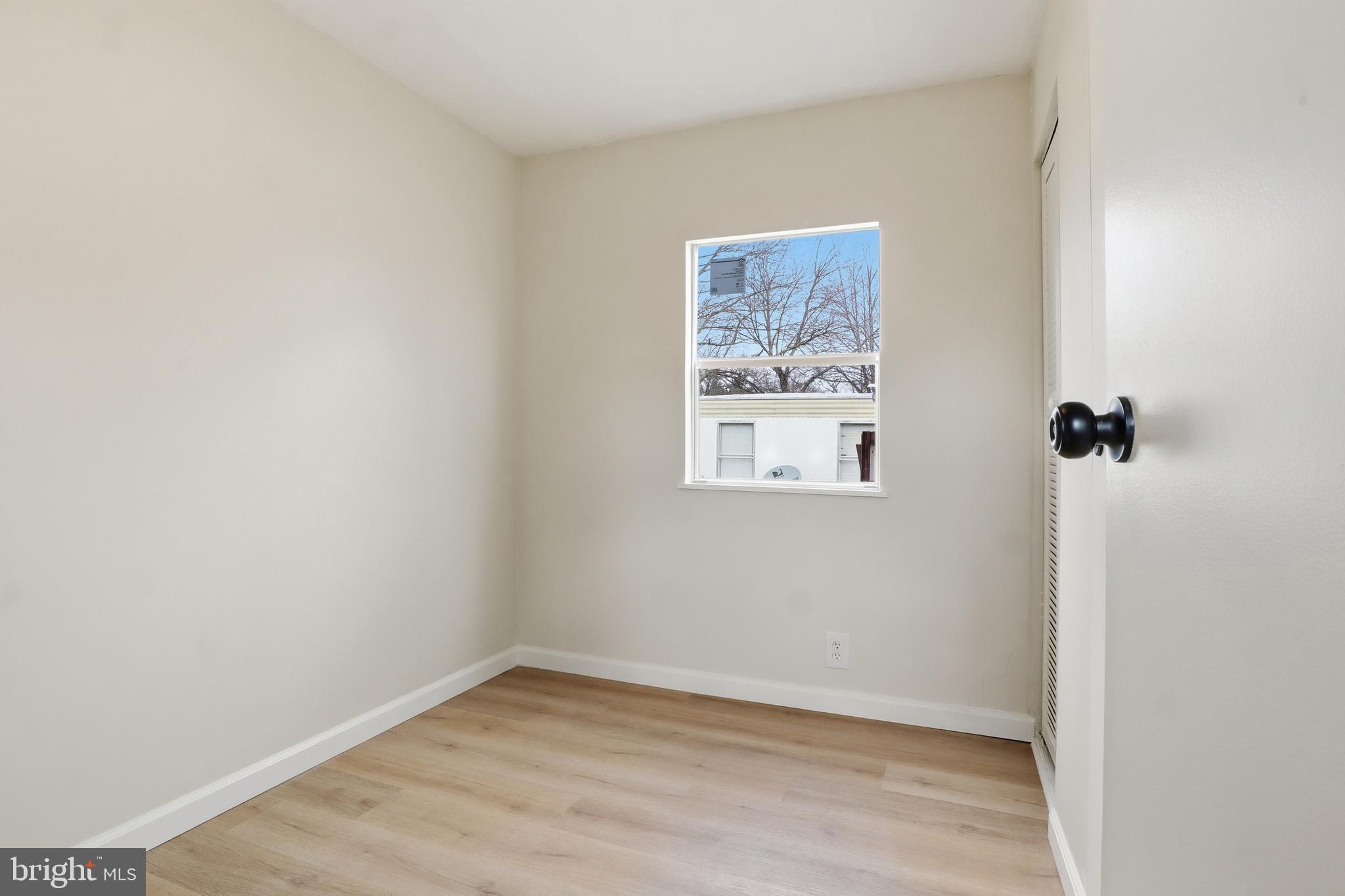 COUNTRY MANOR WEST - Residential