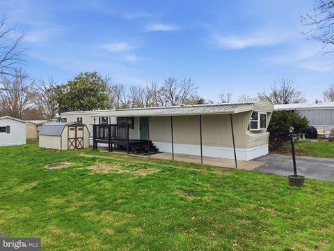 Mobile Home For Sale - 44 Aspen Lane<br/> CARLISLE, PA 17015