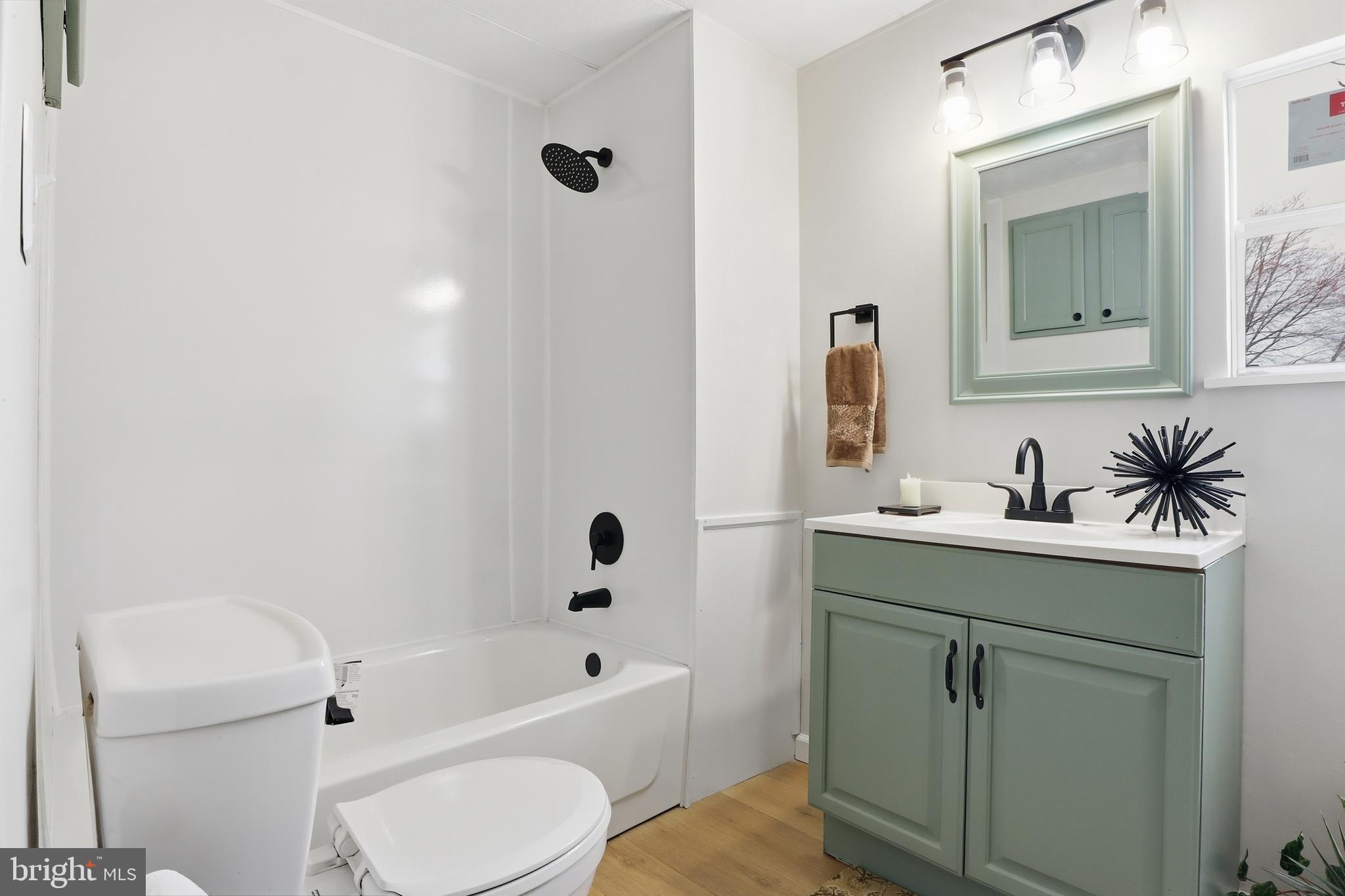 COUNTRY MANOR WEST - Residential