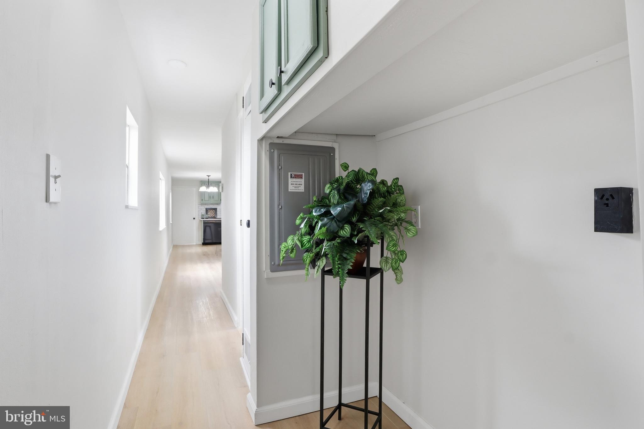 COUNTRY MANOR WEST - Residential