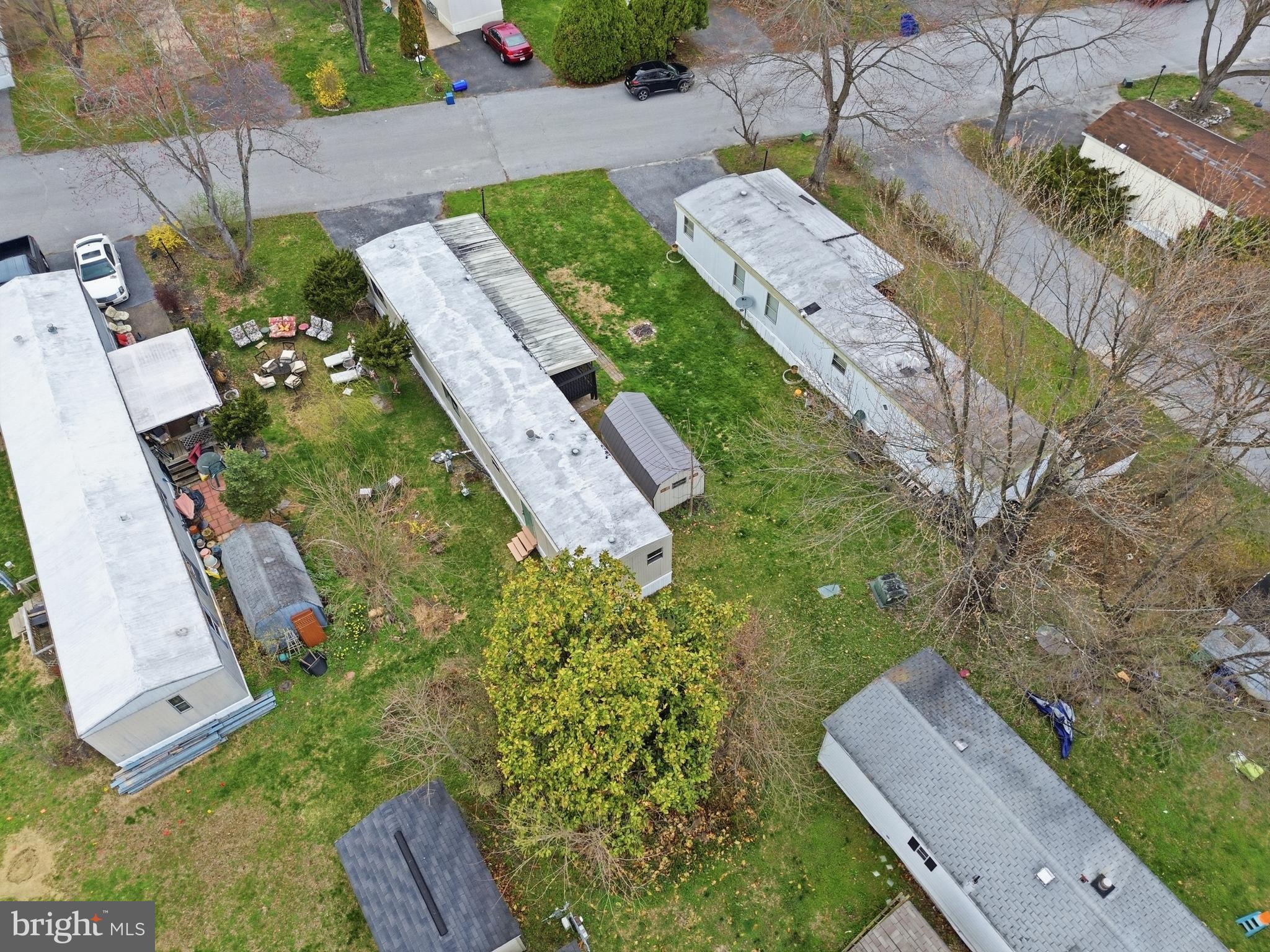 COUNTRY MANOR WEST - Residential