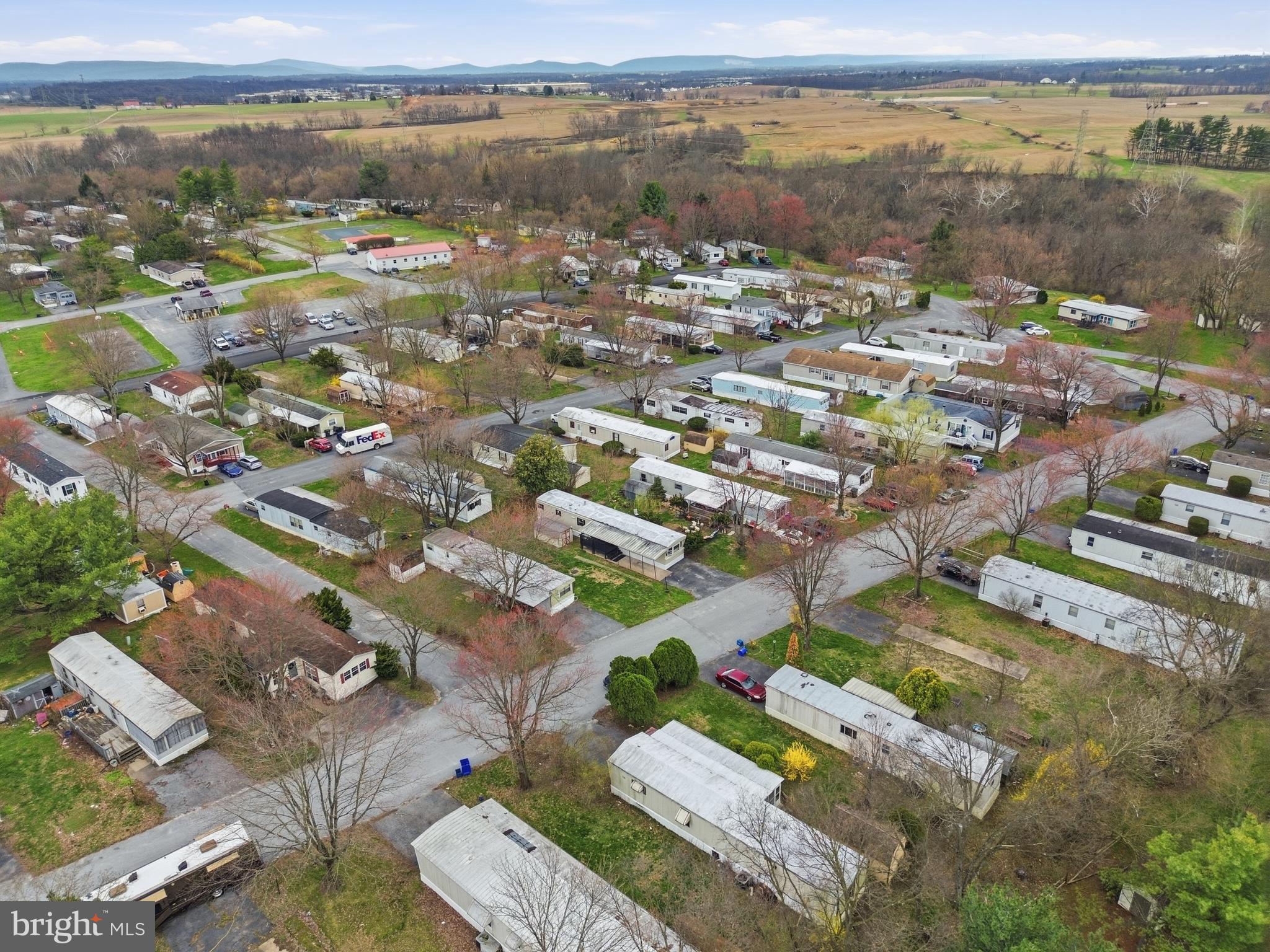 COUNTRY MANOR WEST - Residential