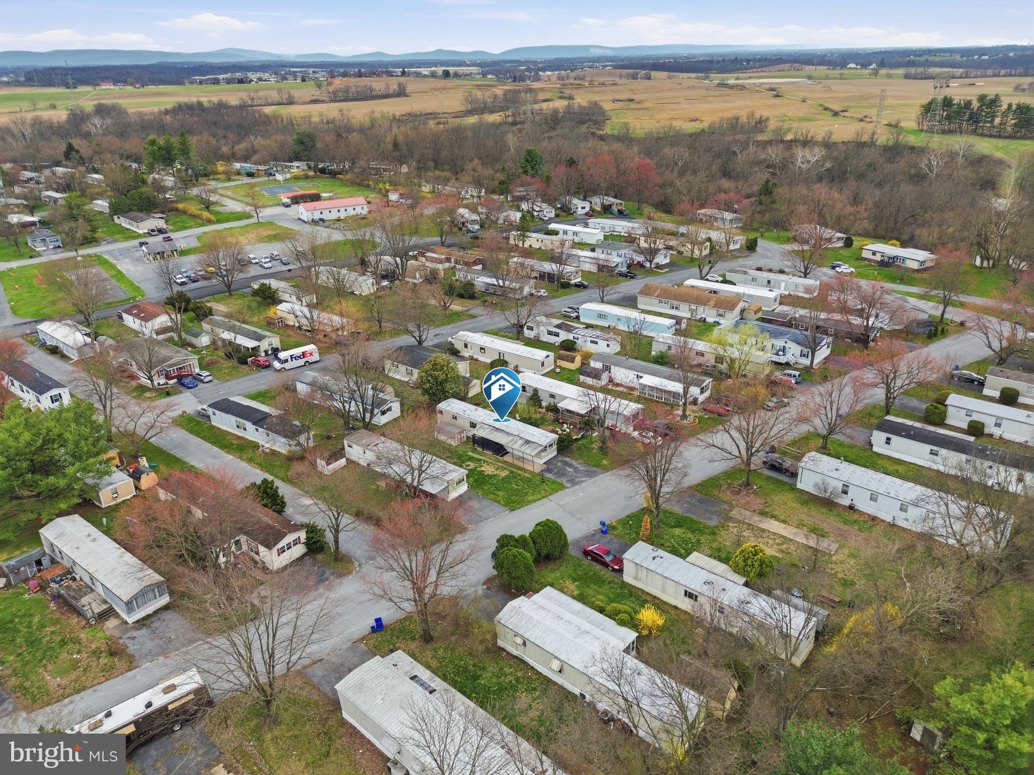 COUNTRY MANOR WEST - Residential