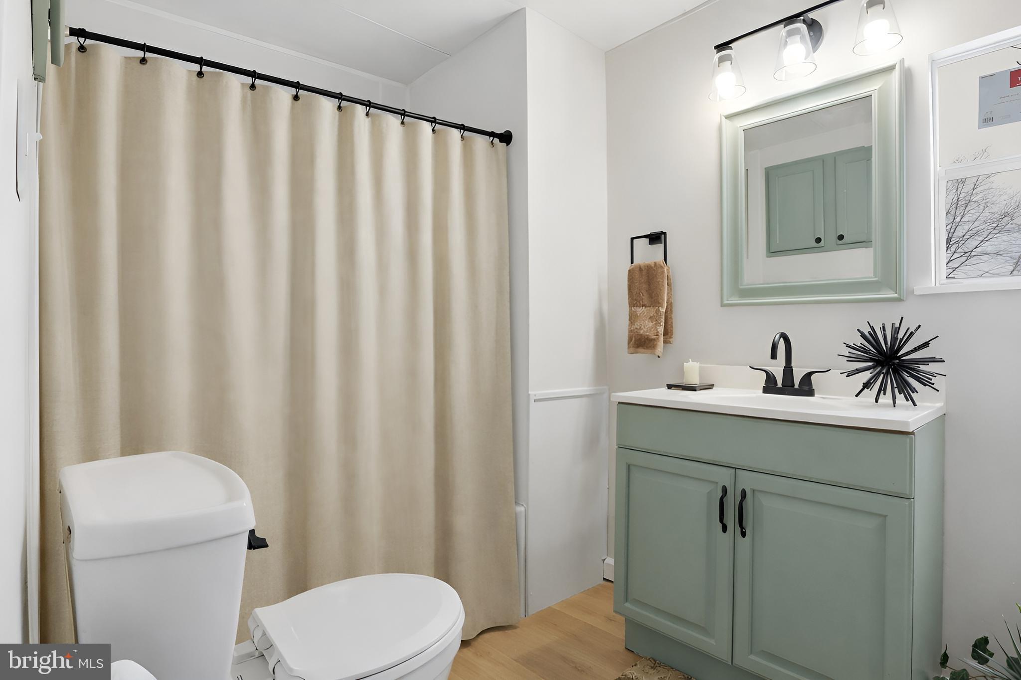 COUNTRY MANOR WEST - Residential