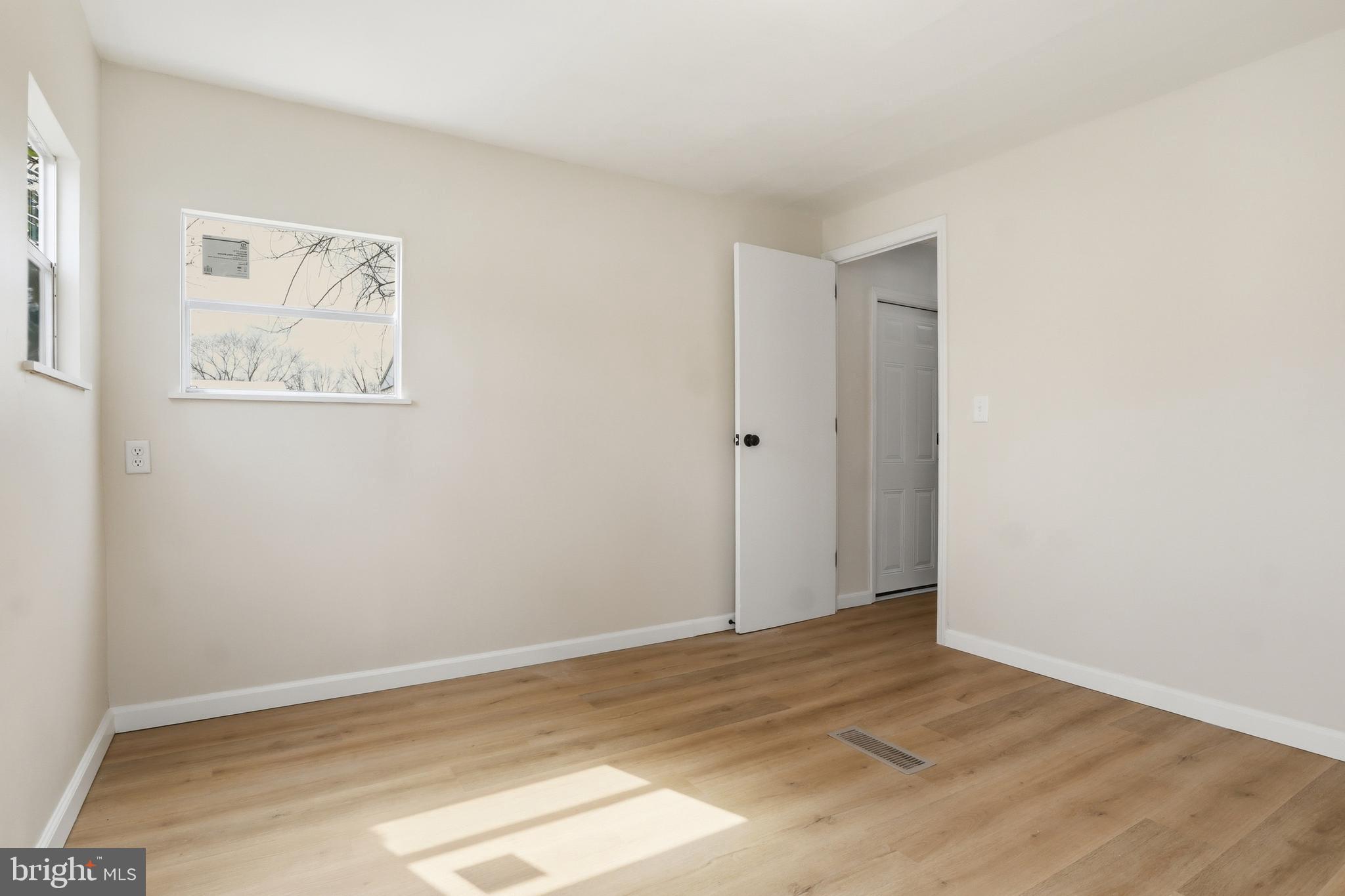 COUNTRY MANOR WEST - Residential