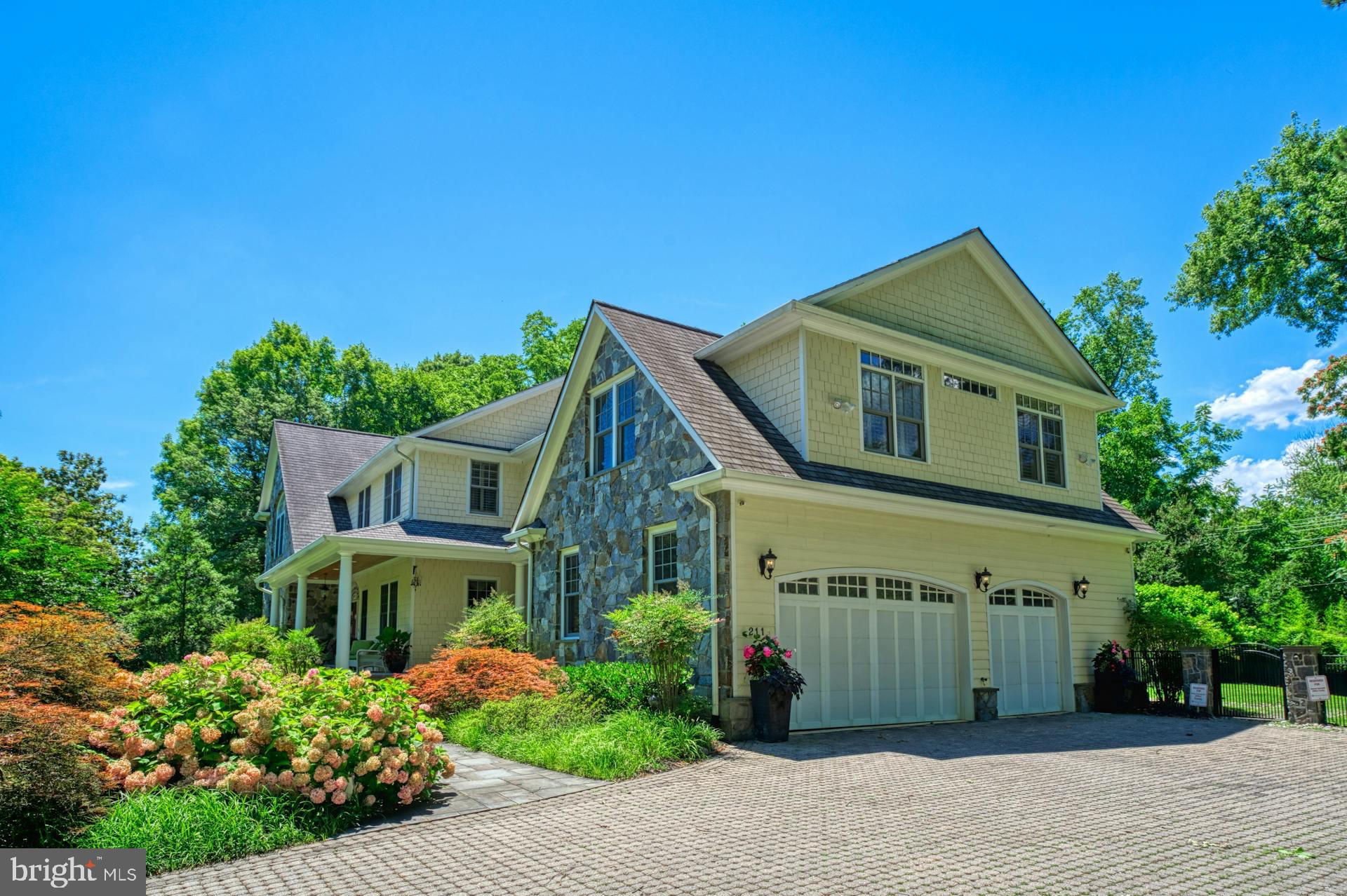 WARDOUR - Residential