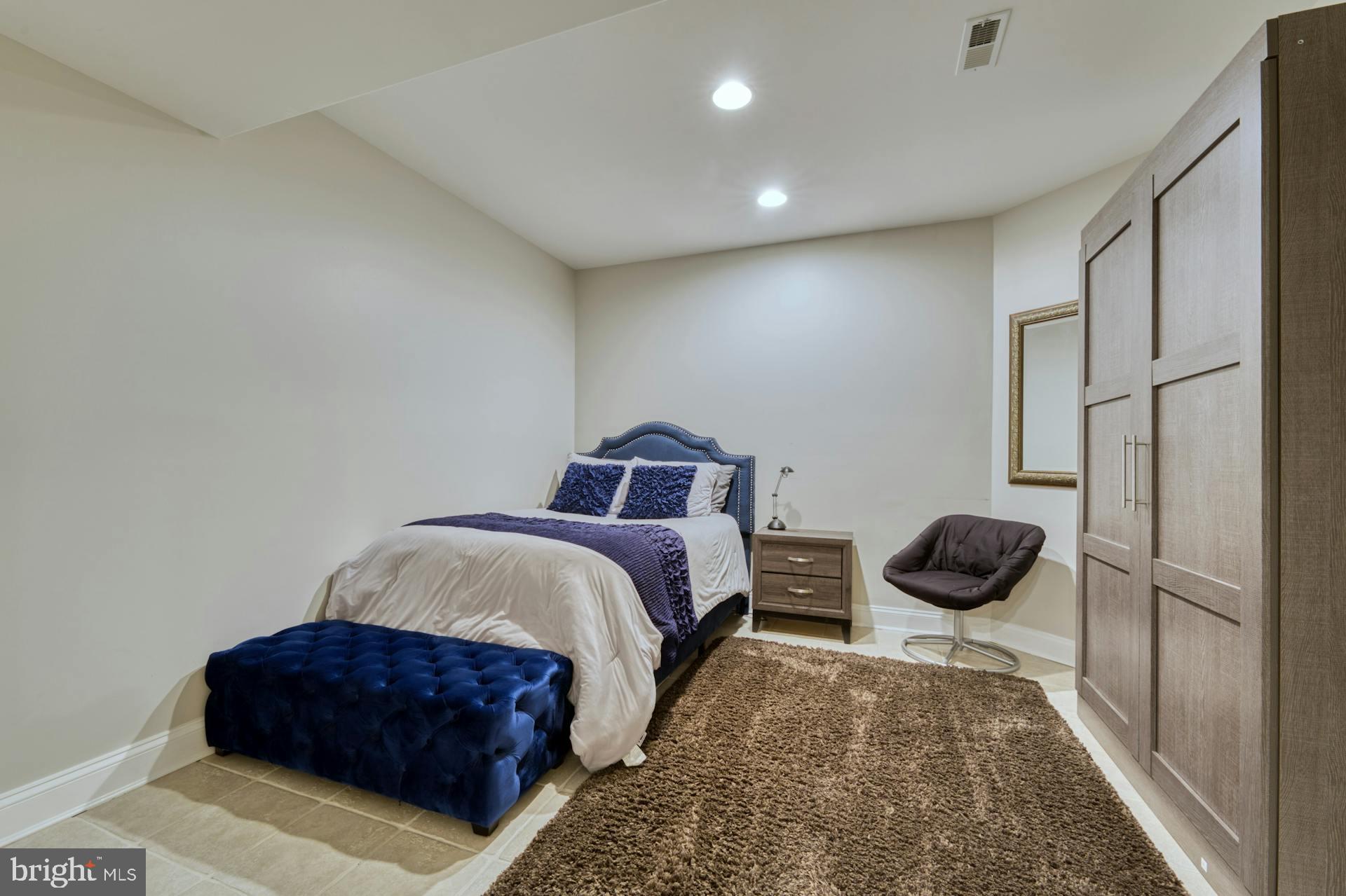 WARDOUR - Residential