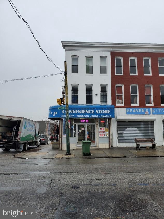Tenant rented the whole building. current it is a grocery Store. It has 2 apartment upstairs with 2 bedroom each.