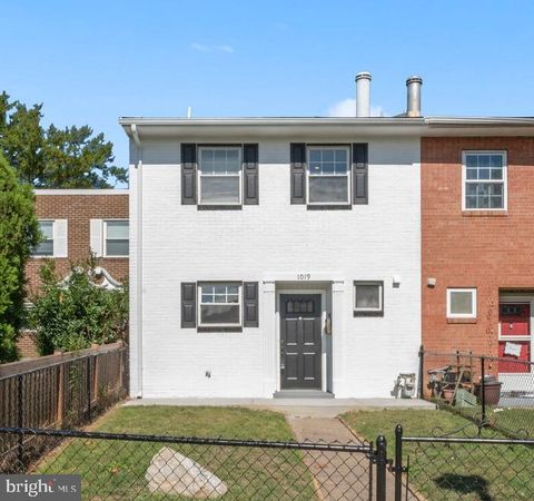 Townhouse For Sale - 1019 First Street<br/> ALEXANDRIA, VA 22314