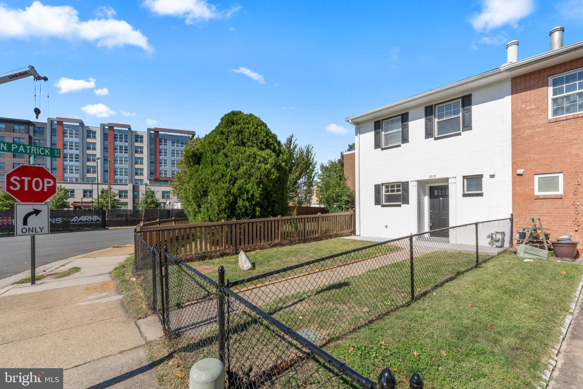 1019 FIRST STREET