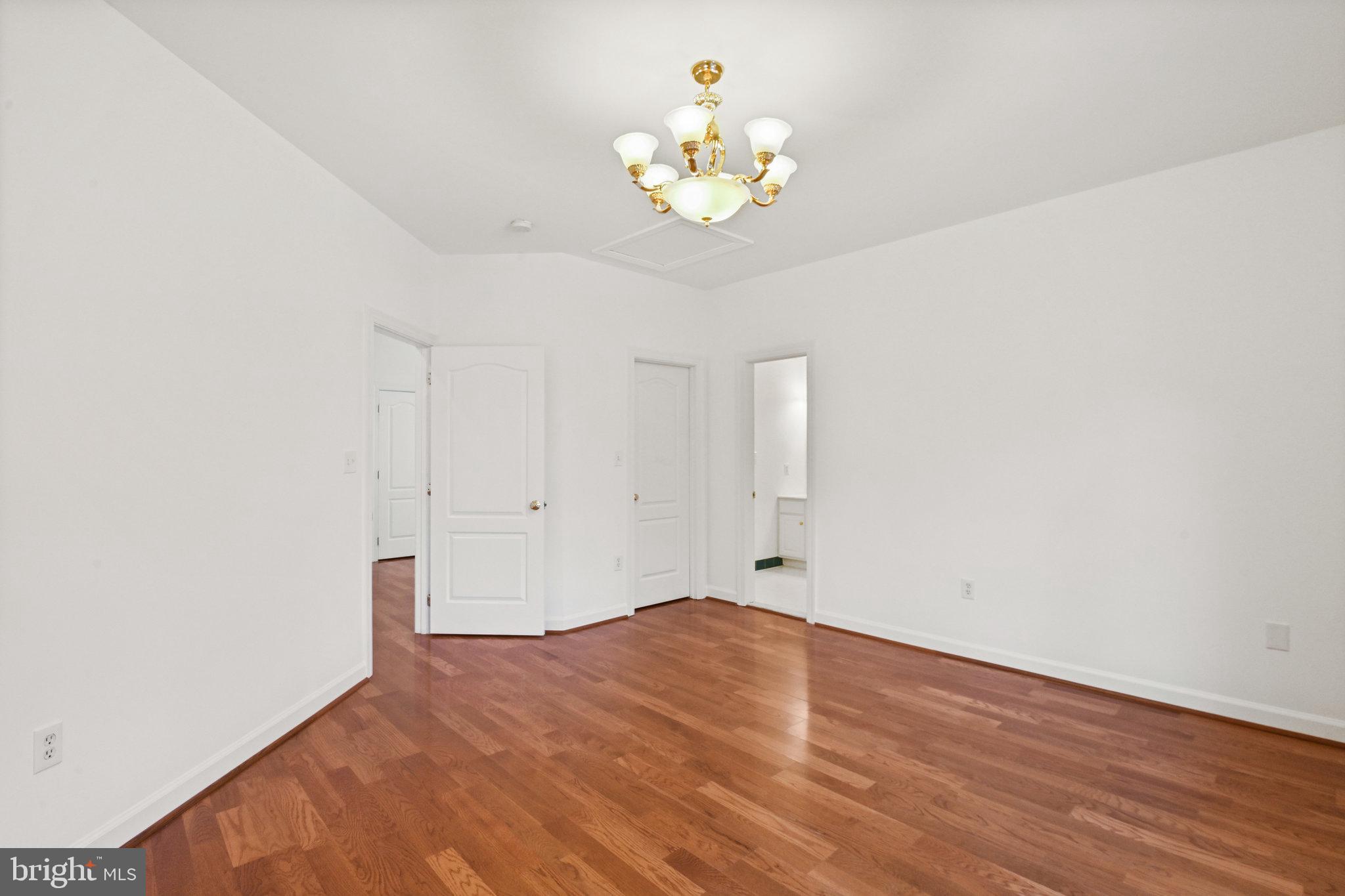 FIVE OAKS - Residential