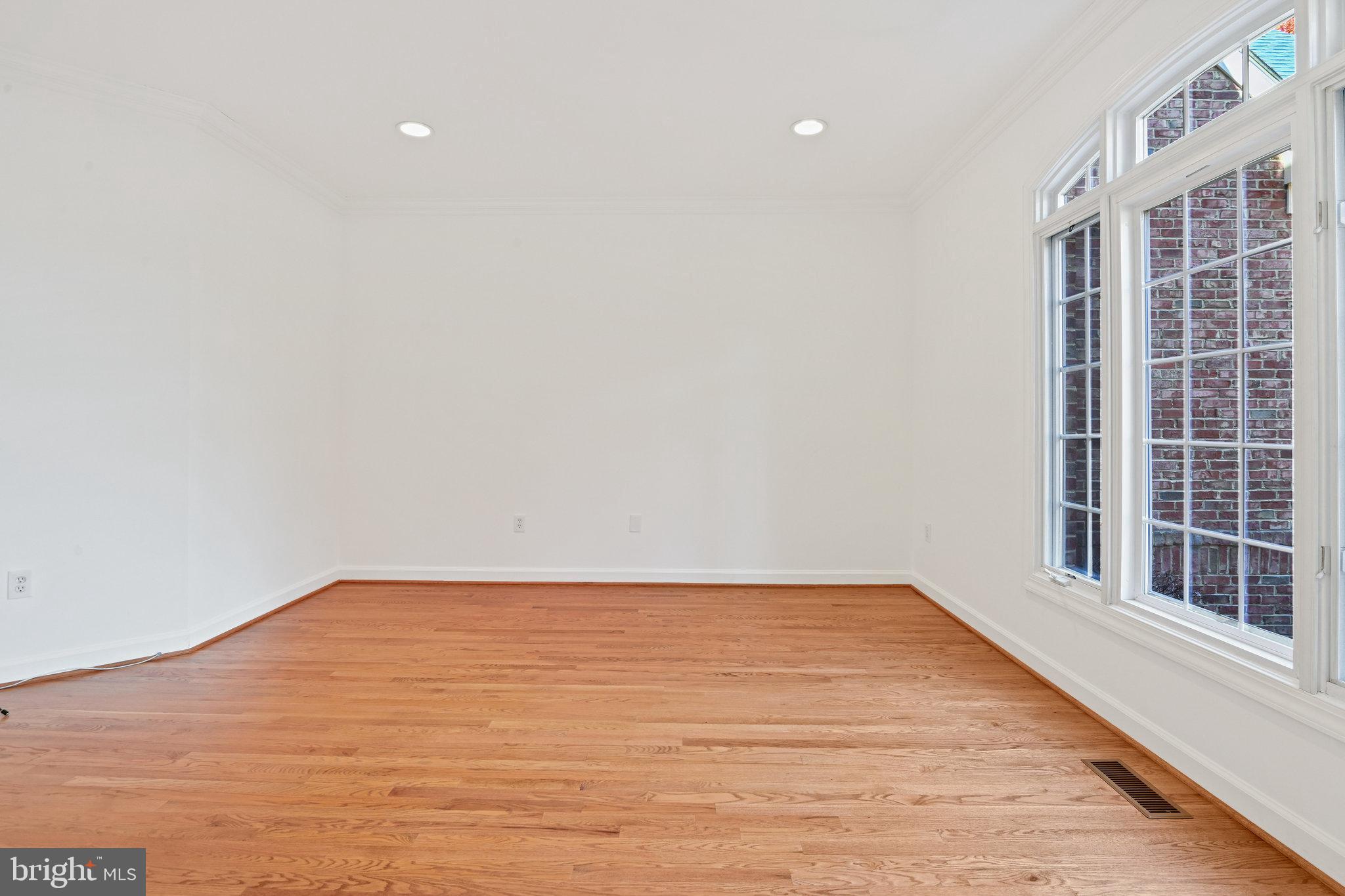 FIVE OAKS - Residential