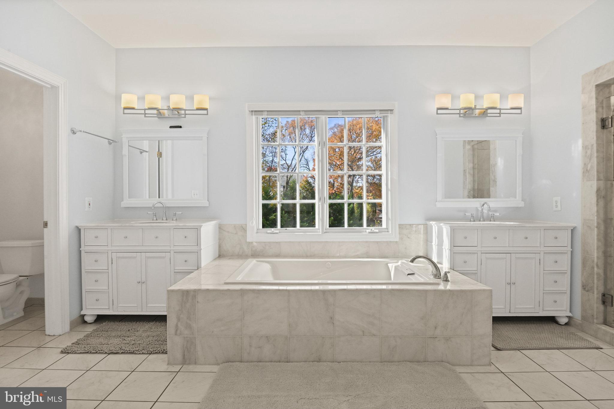 FIVE OAKS - Residential