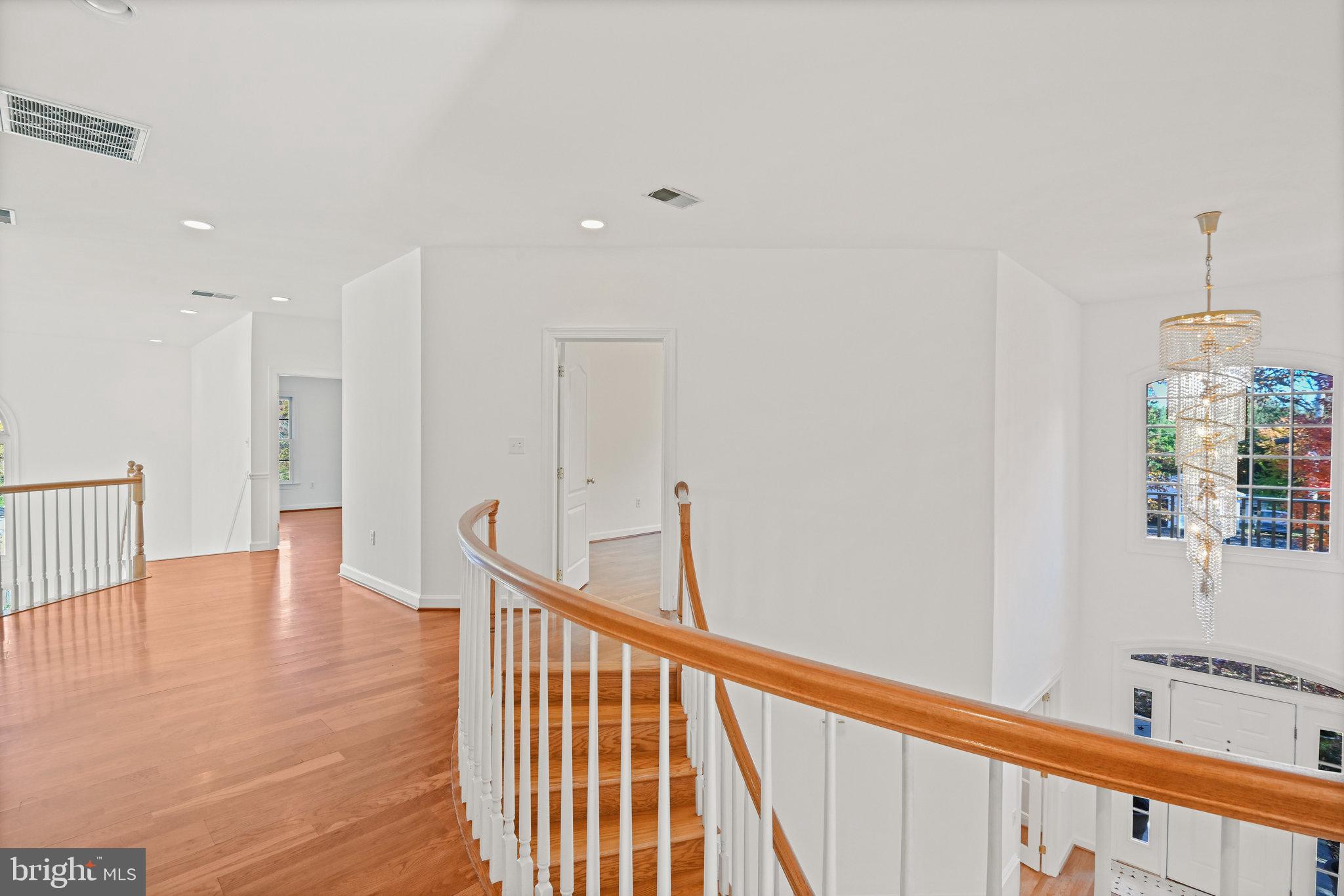 FIVE OAKS - Residential