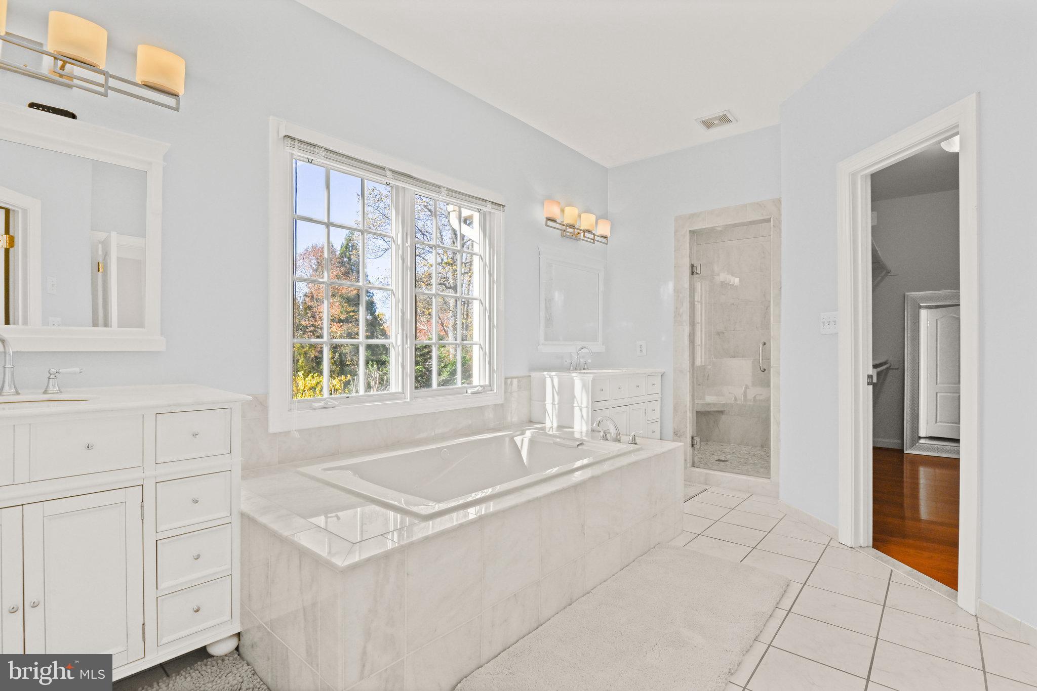 FIVE OAKS - Residential