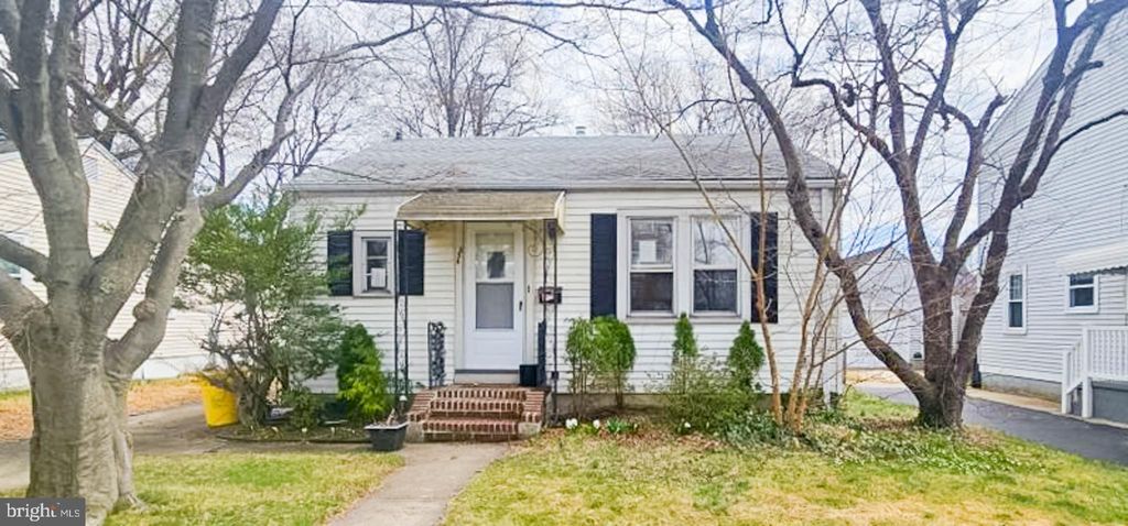 Photo of 234 Thropp Ave, TRENTON, NJ 08610 (MLS # NJME2065354)