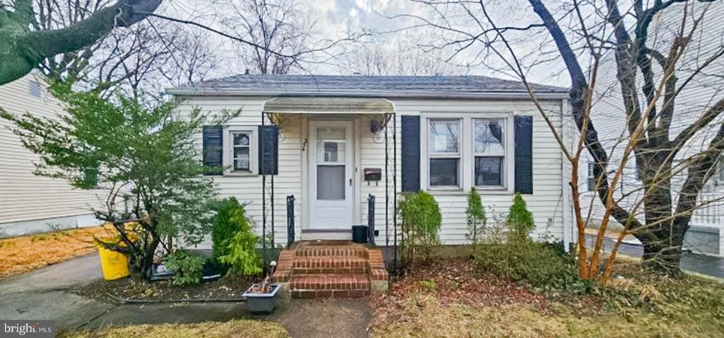 Photo of 234 Thropp Ave, TRENTON, NJ 08610 (MLS # NJME2065354)