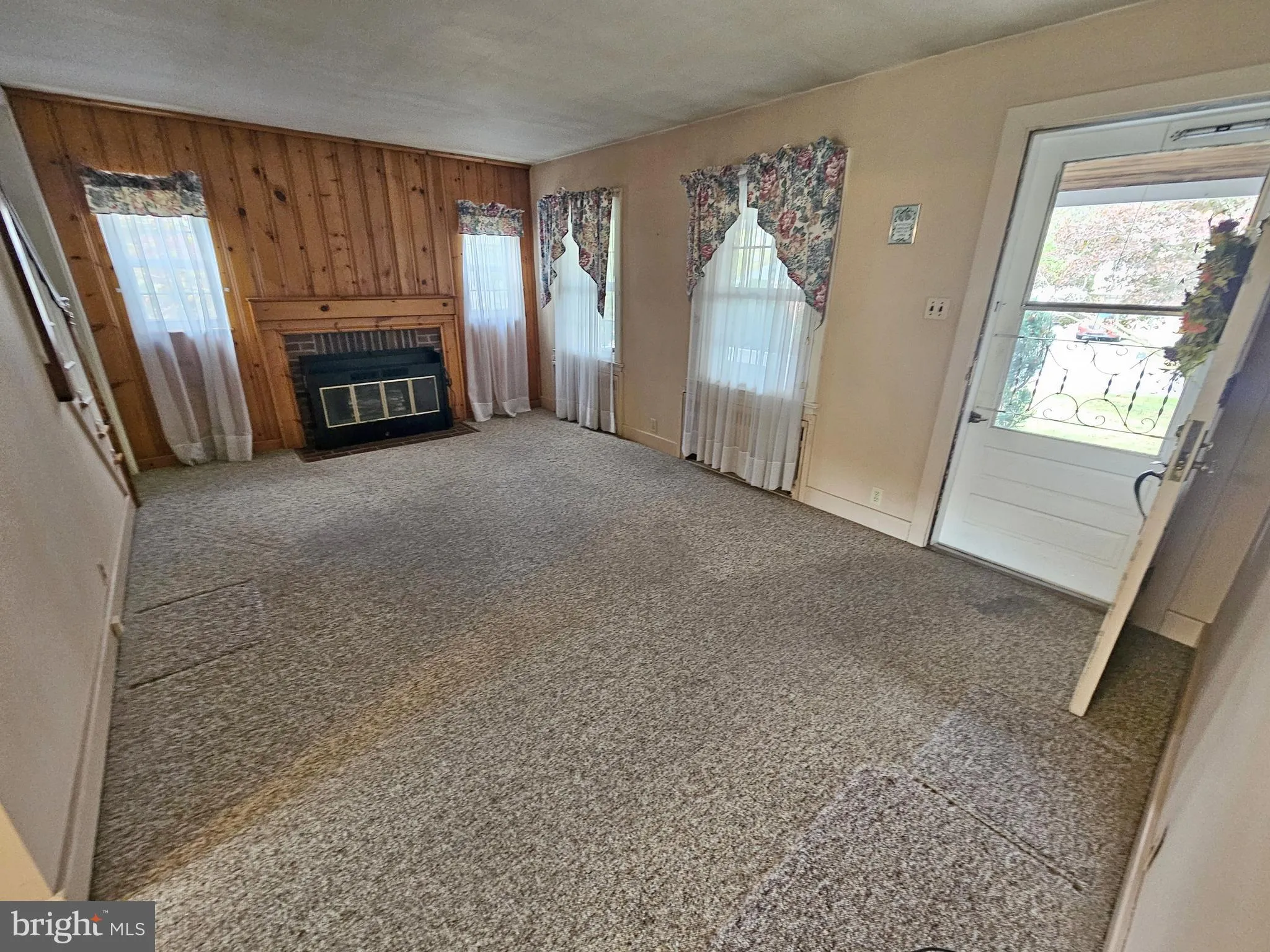 Lancaster, Pennsylvania 17602, United States, 4 Bedrooms Bedrooms, ,1 BathroomBathrooms,Residential,Coming Soon,233416