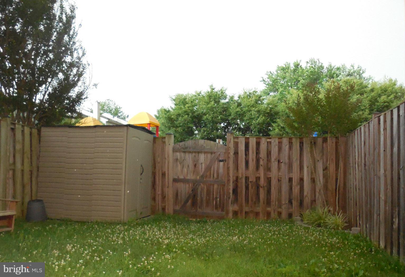 LONGSTREET COMMONS - Residential Lease