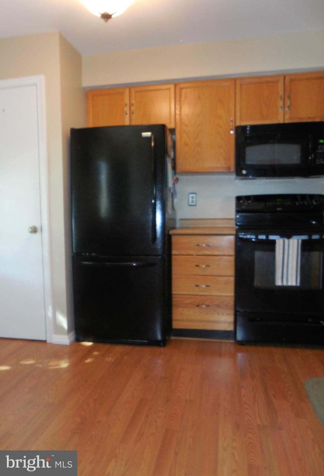 LONGSTREET COMMONS - Residential Lease