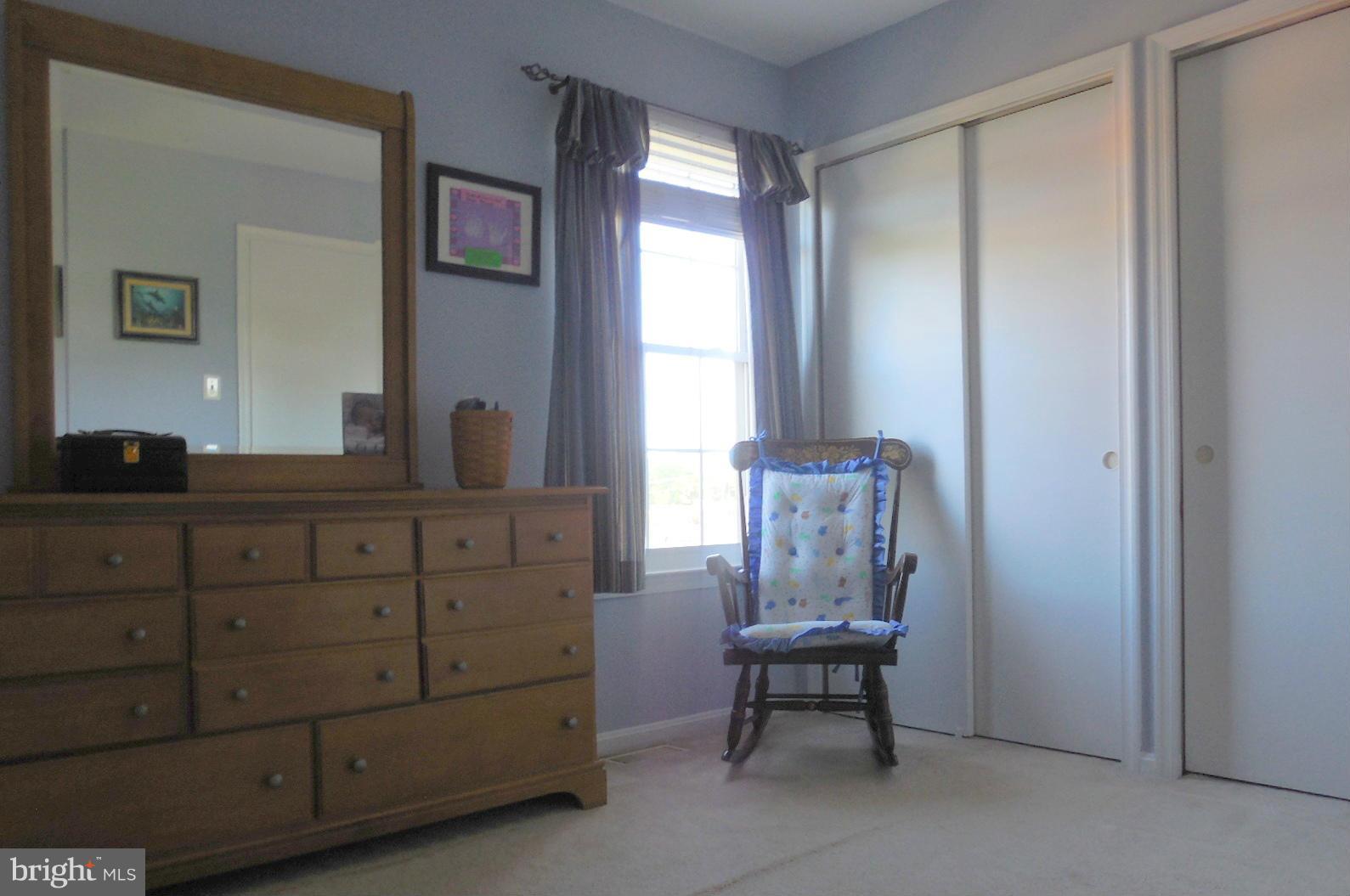 LONGSTREET COMMONS - Residential Lease